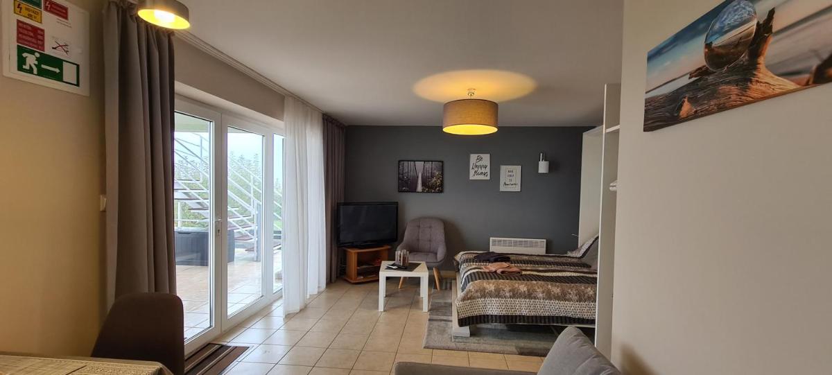 One-Bedroom Apartment photo 2