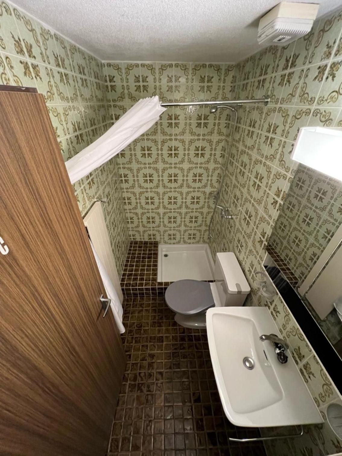 Triple Room with Private Bathroom photo 3