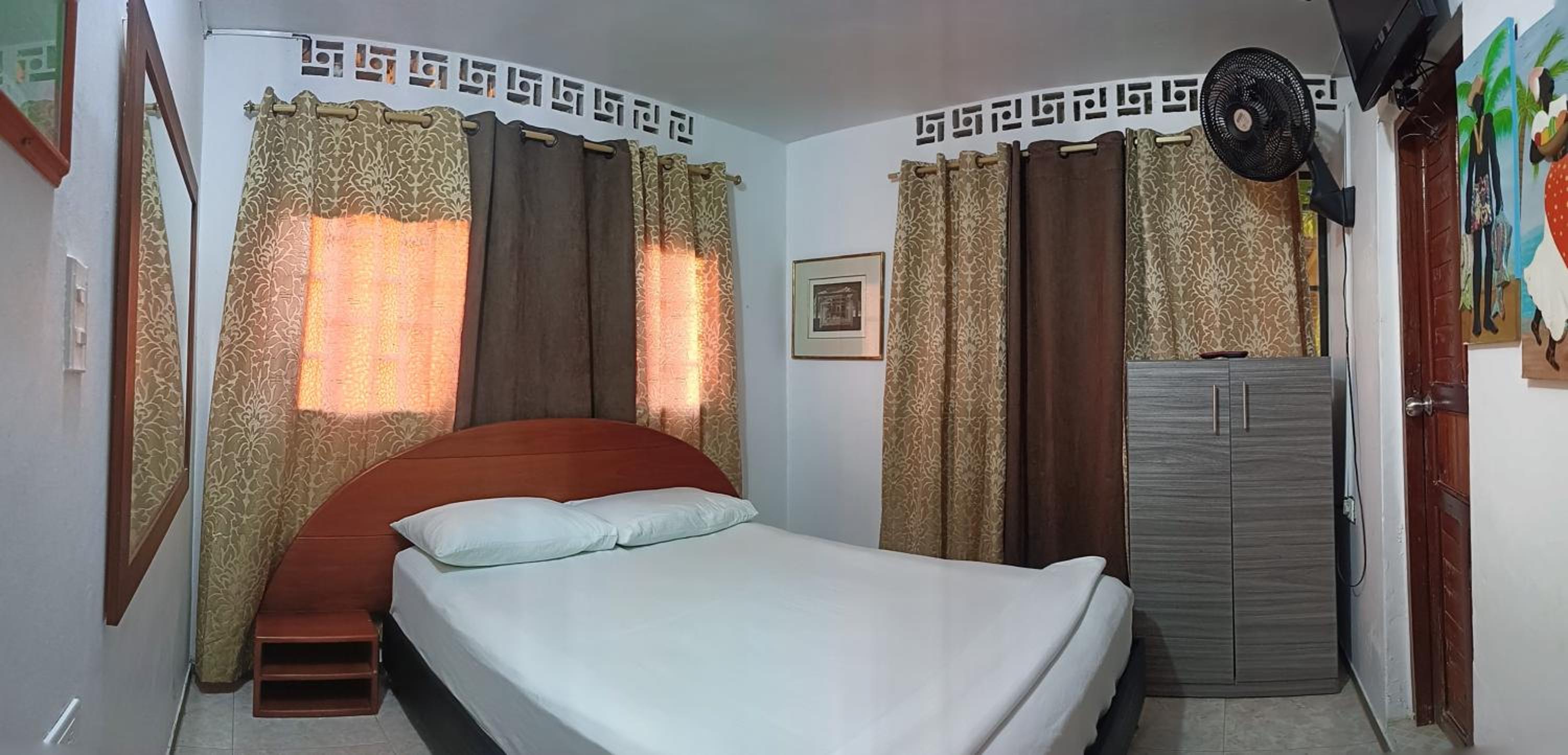 Double Room With Private Bathroom photo 1