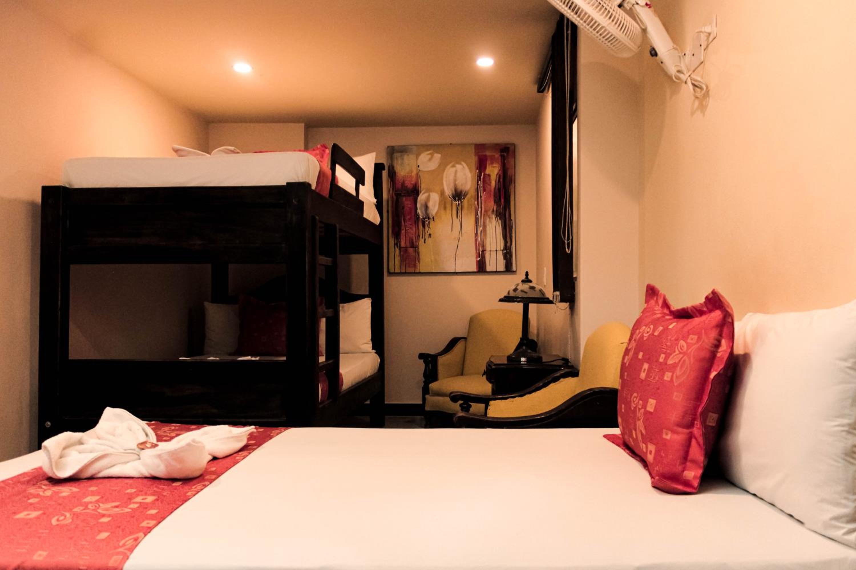 Economy Triple Room