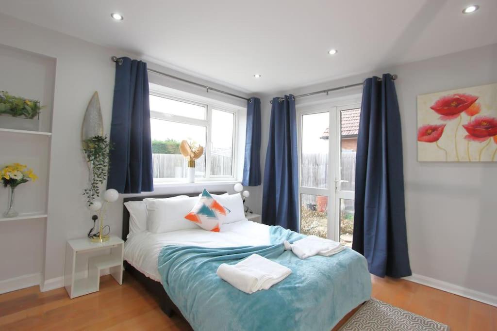Three-Bedroom House photo 1