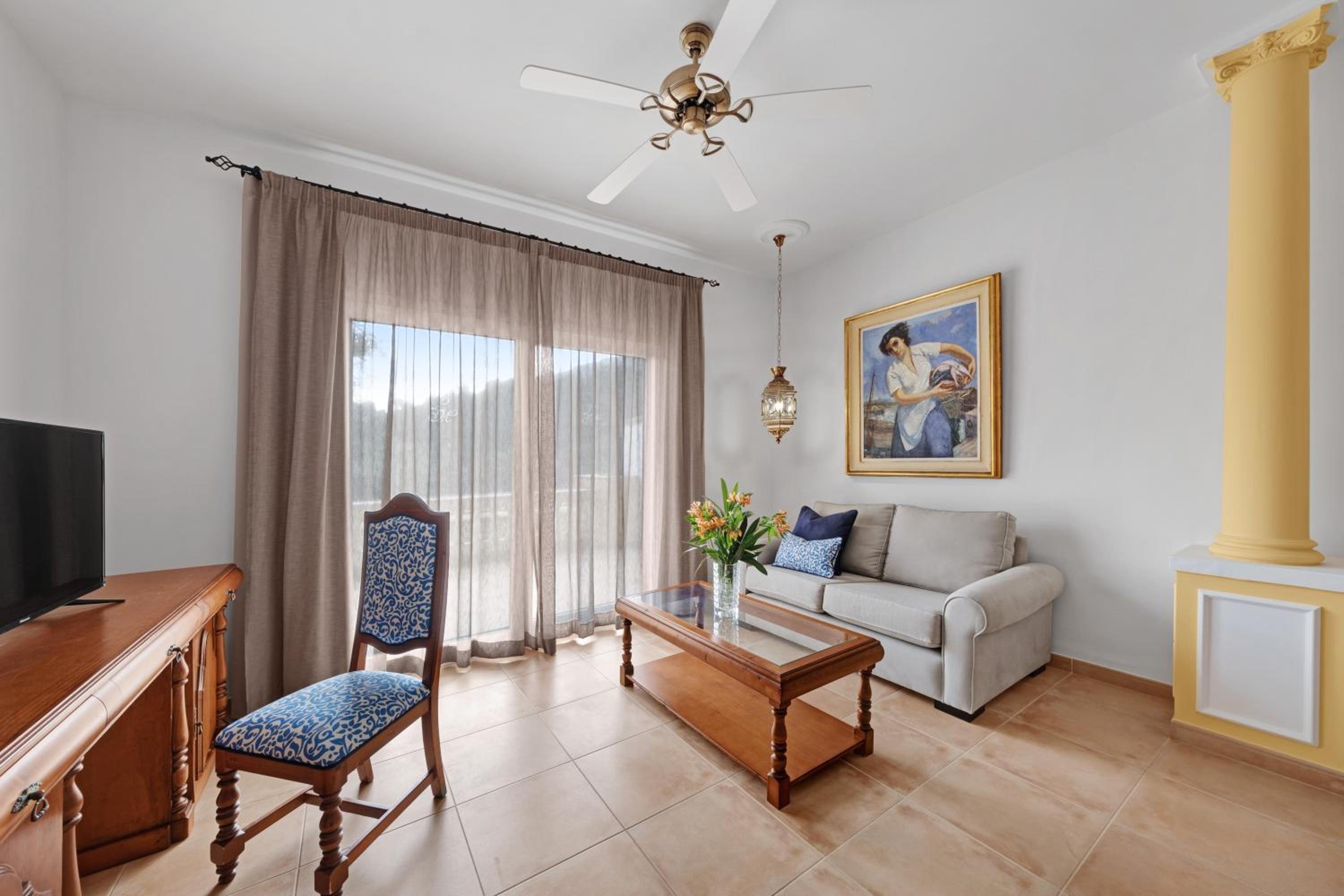 Suite with Terrace and Mountain View photo 2