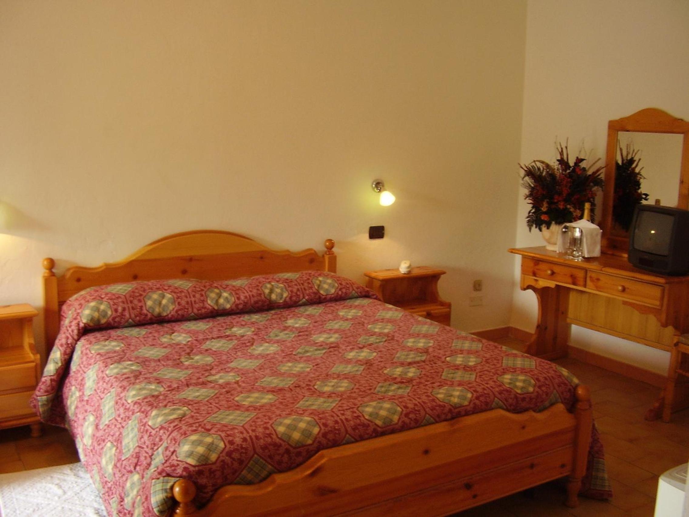 Standard Double Room photo 3
