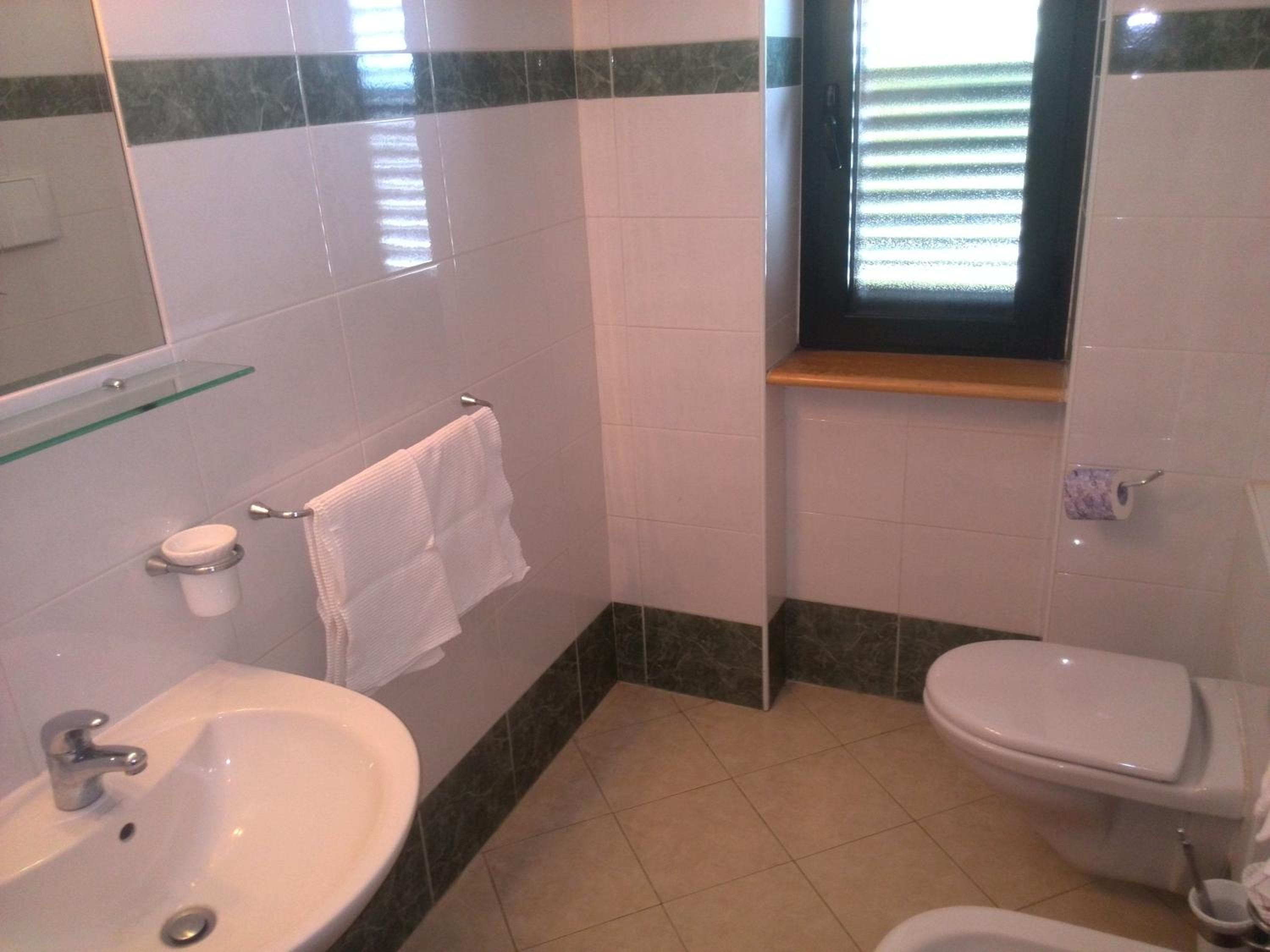 Budget Double Room photo 2