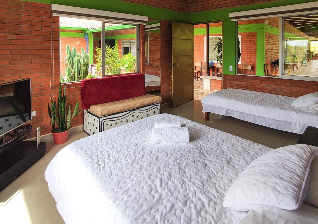 Deluxe Room (2 Adults + 1 Child)