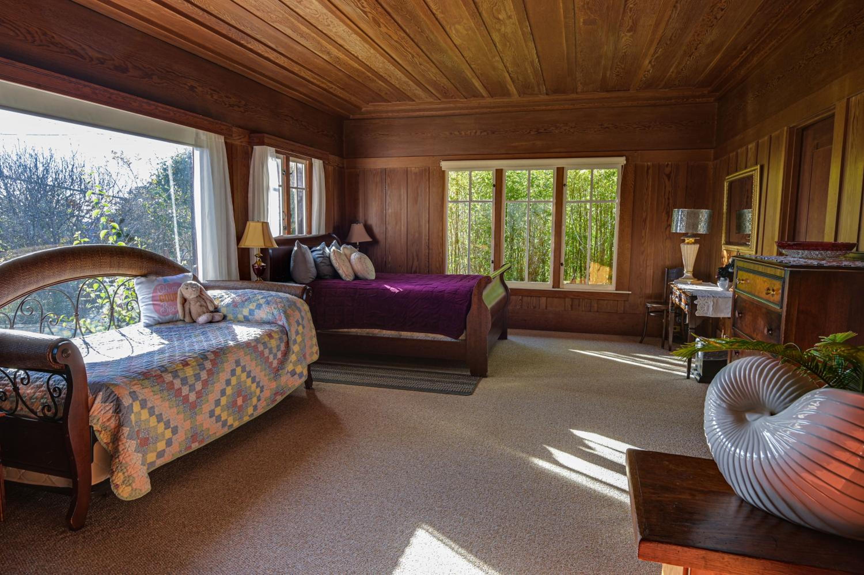 Deluxe Double Room (2 Adults + 1 Child)