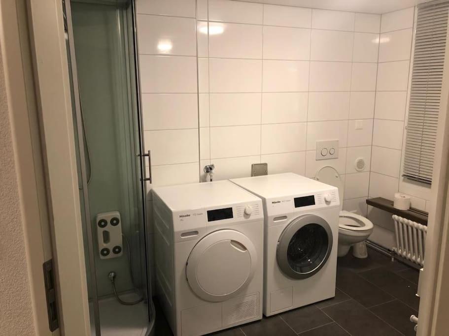 Apartment with Shower - Photo 5