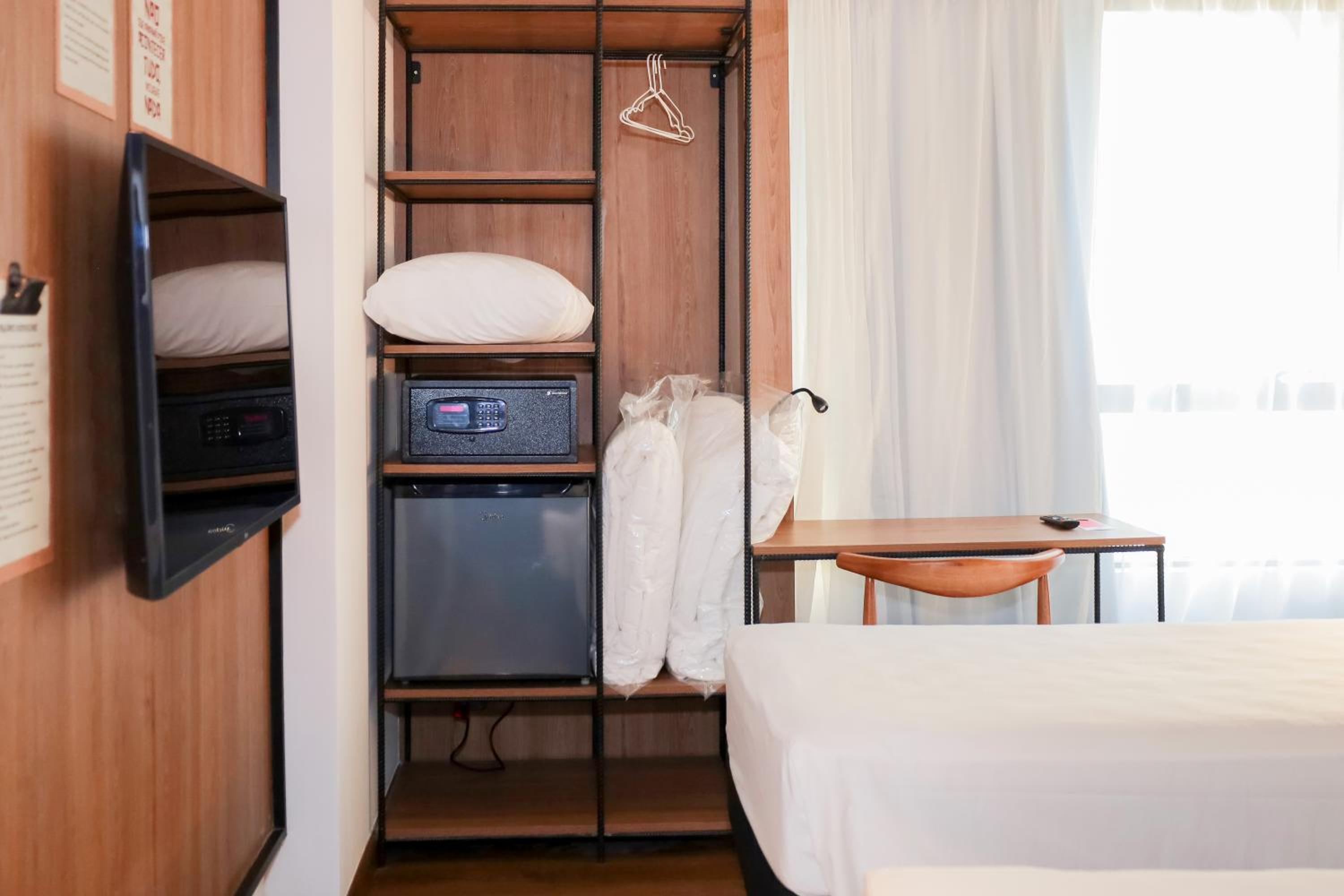 Twin Room - Photo 4