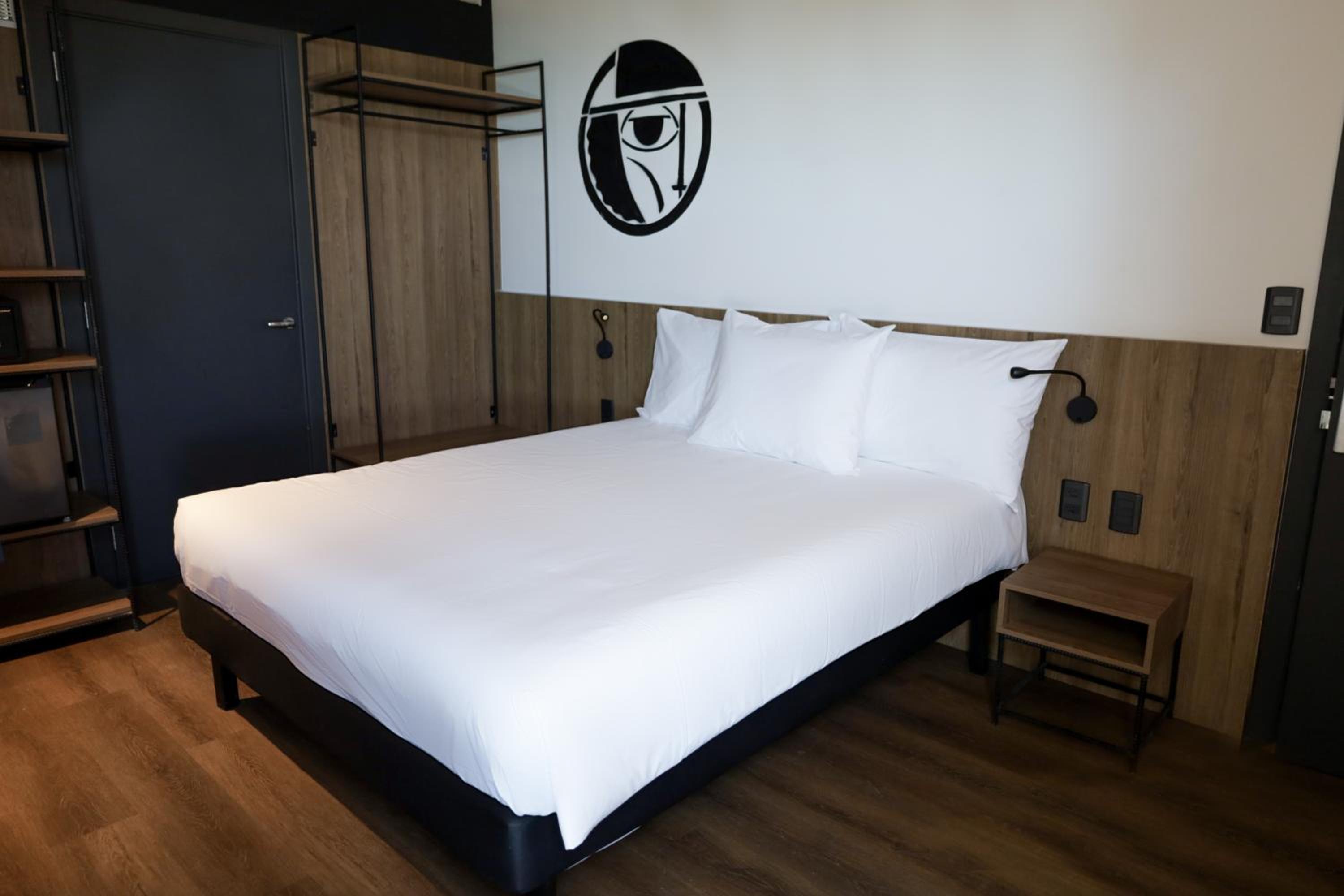 Standard Double Room - Photo 3