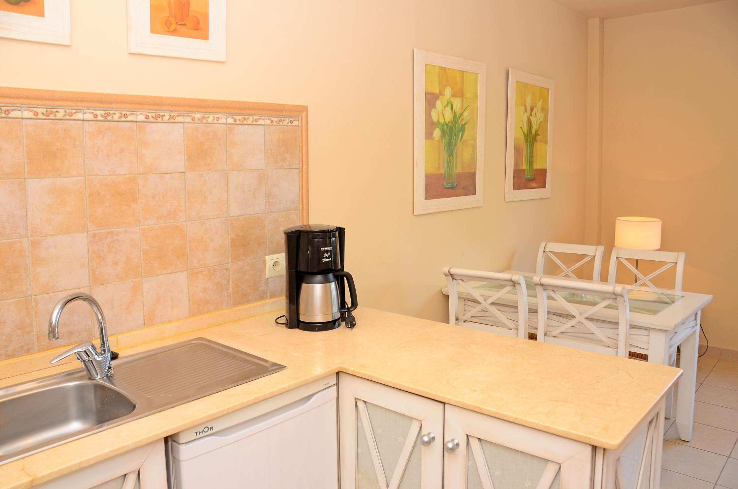Superior One-Bedroom Apartment with Terrace (2 Adults) - Photo 6