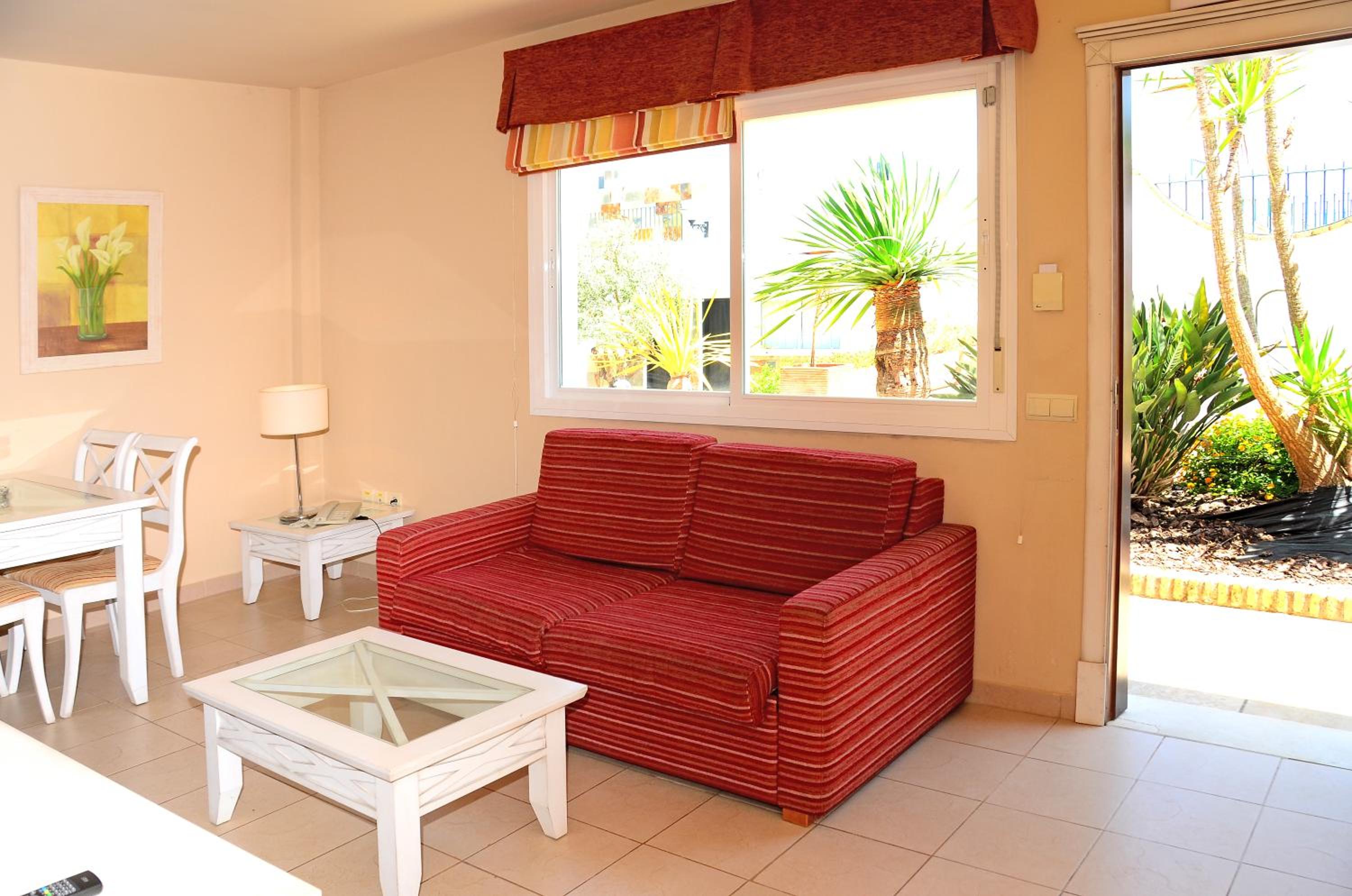 Superior One-Bedroom Apartment with Terrace (2 Adults) - Photo 7