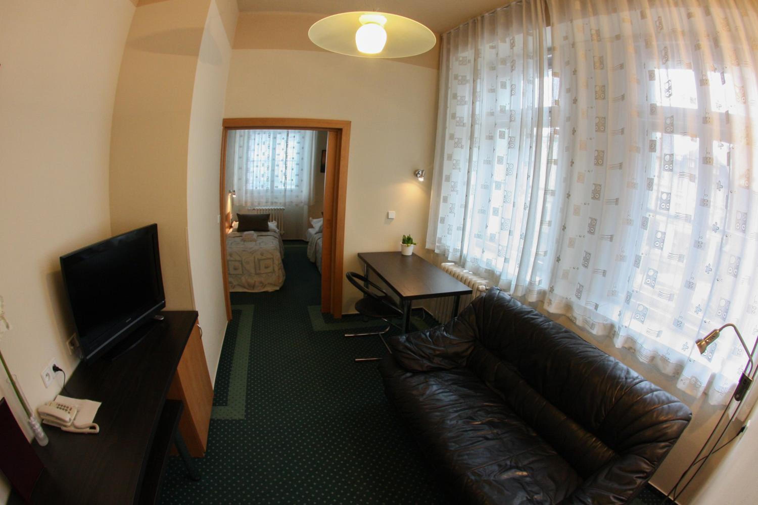 Standard Suite