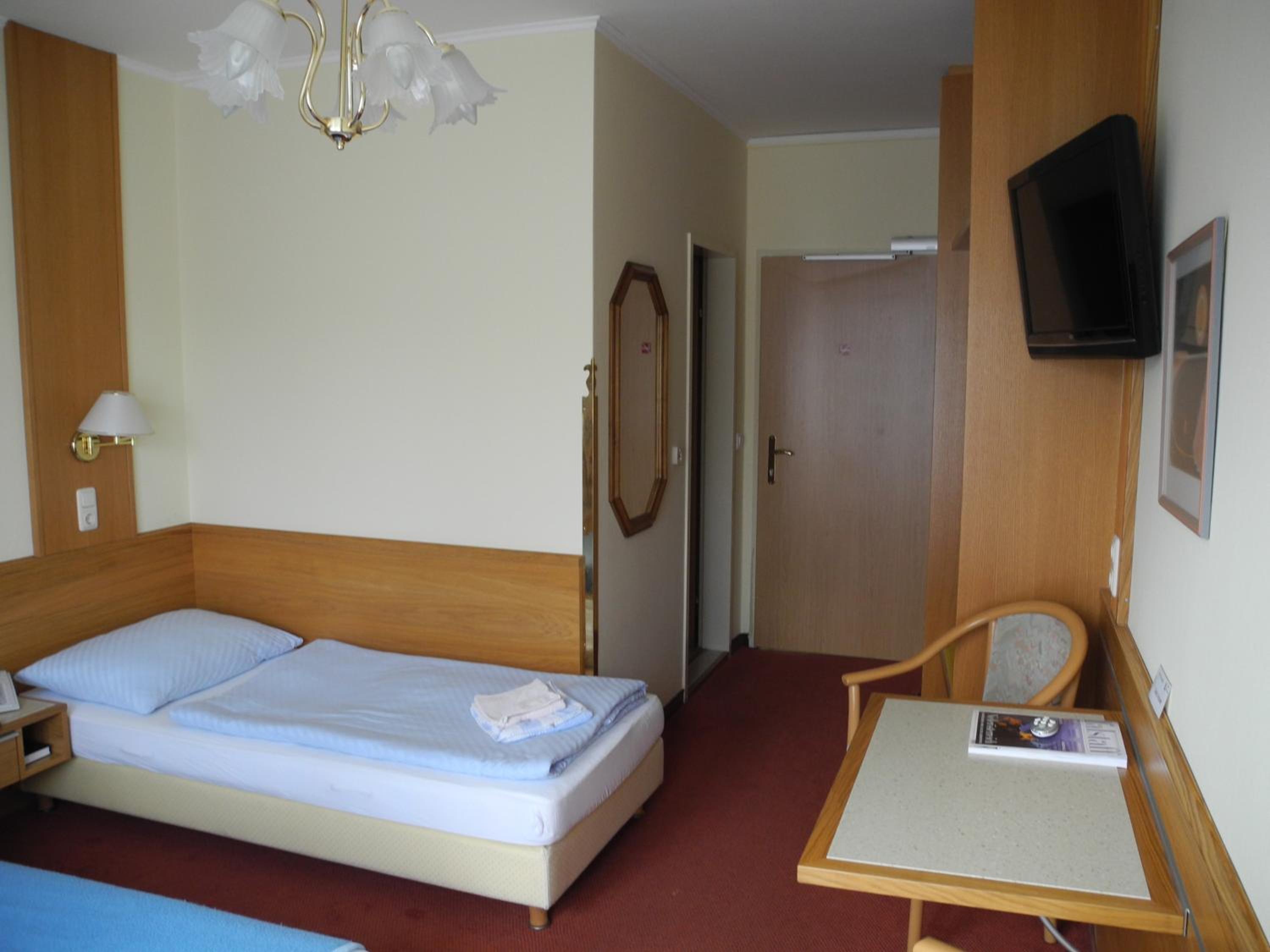 Double Room with Garden View - Photo 6