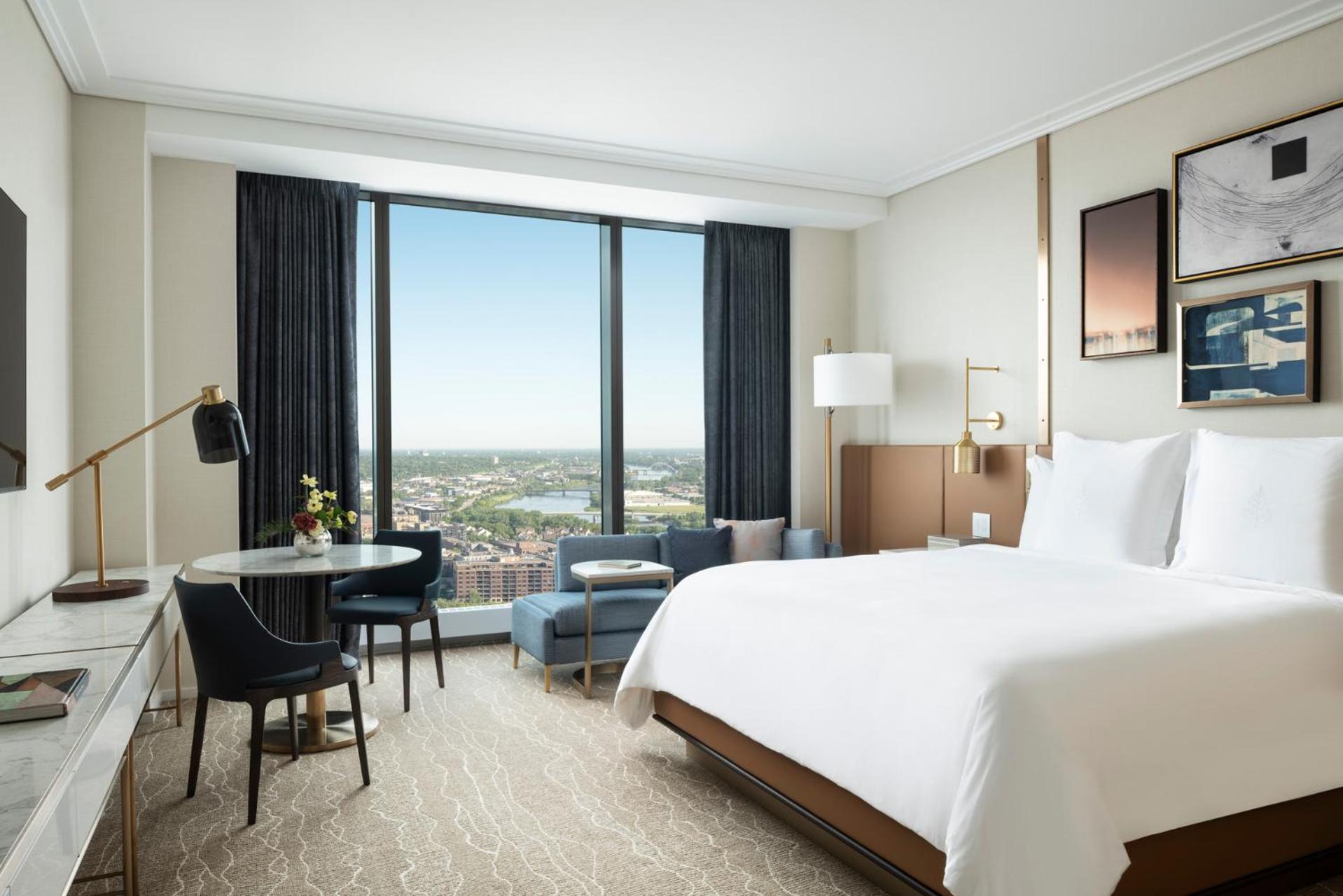 Deluxe River View Room - Photo 1