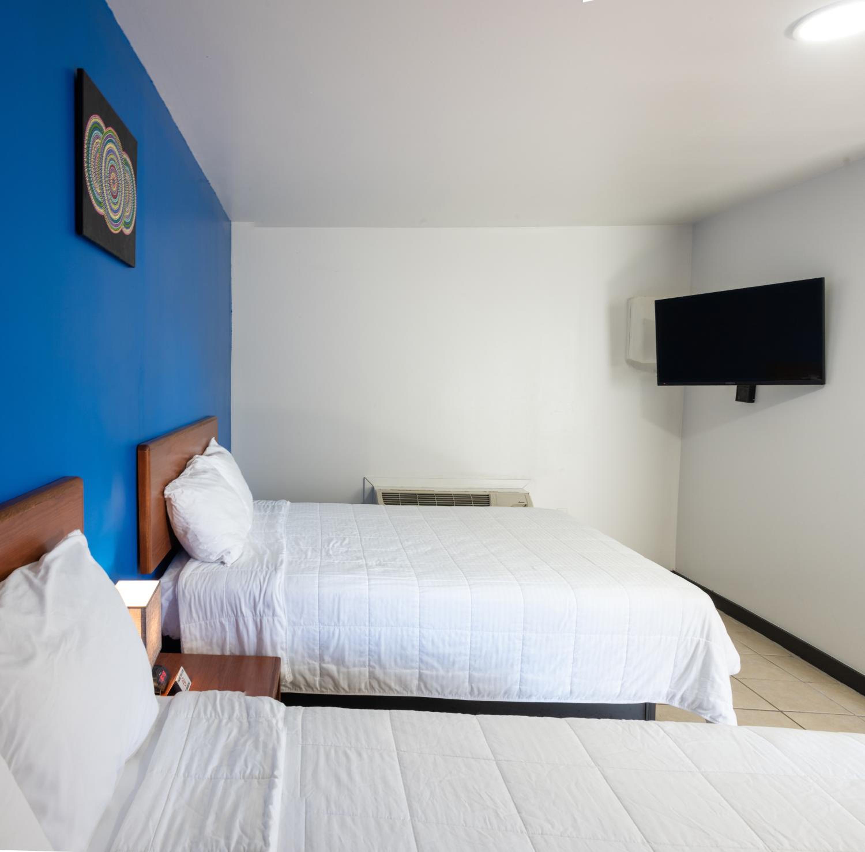 Quadruple Room - Photo 3