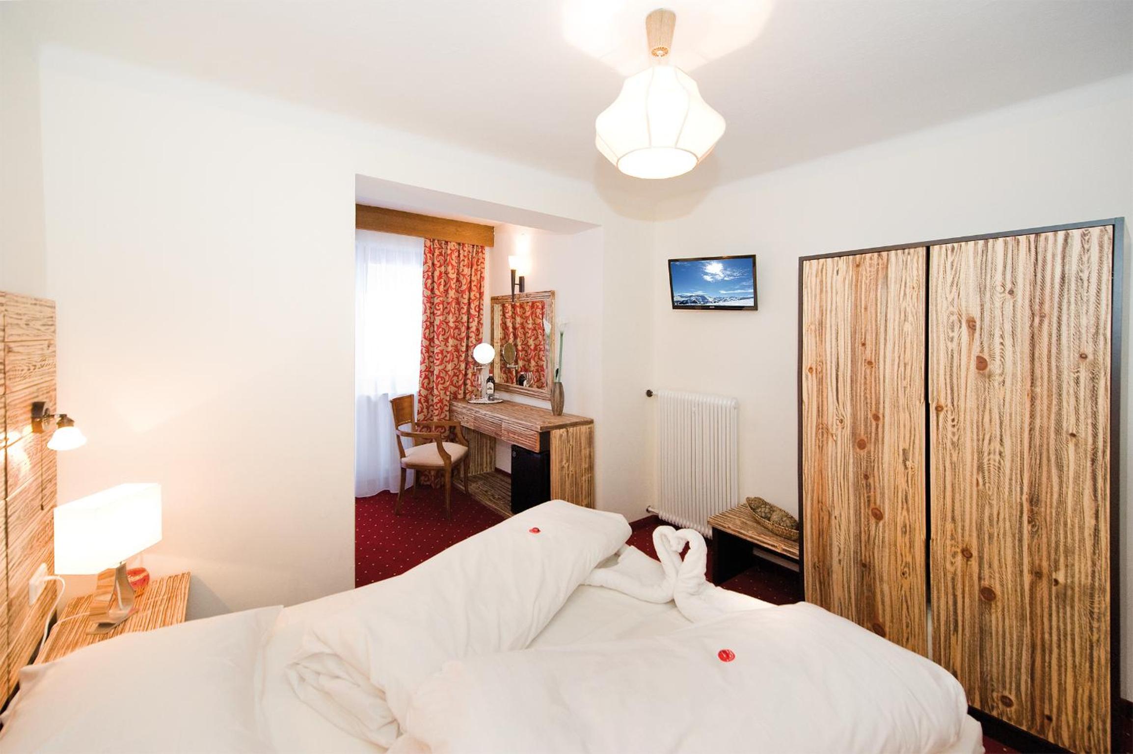Double Room with Balcony - Photo 5