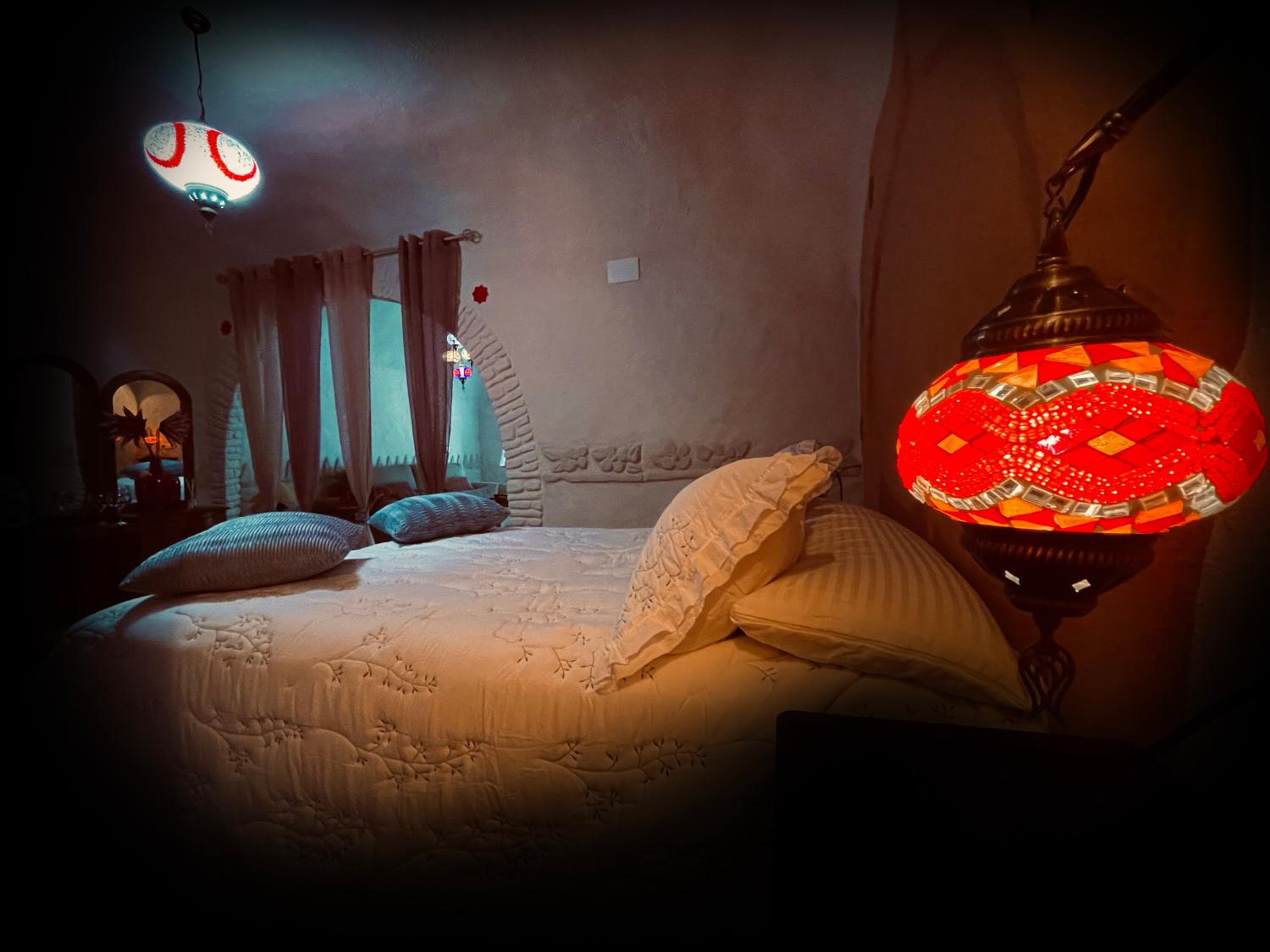 Queen Suite with Spa Bath photo 3