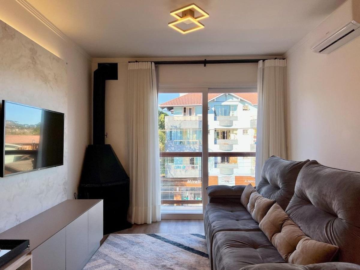 Apartment with Balcony photo 2