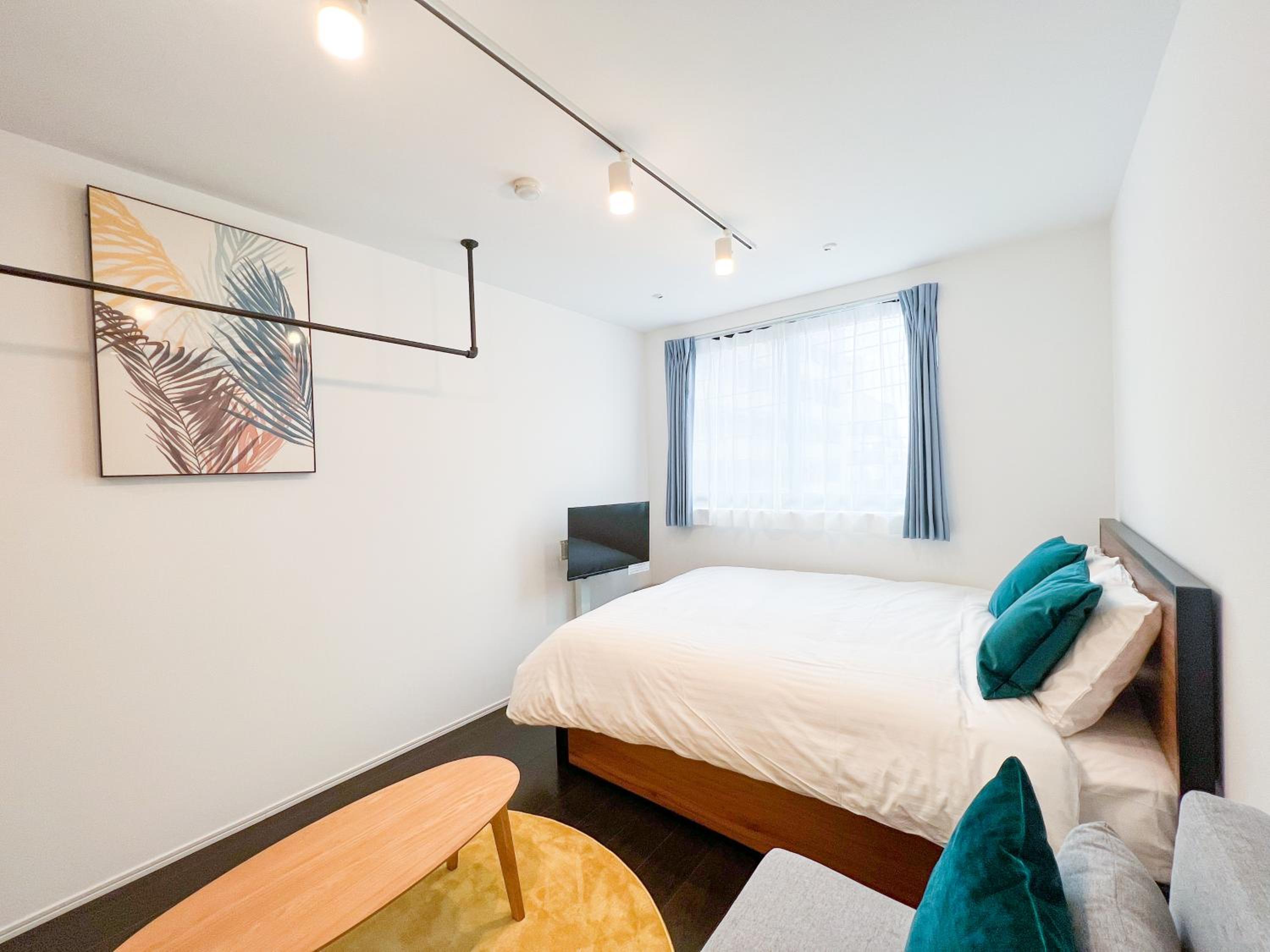 One-Bedroom Apartment photo 1