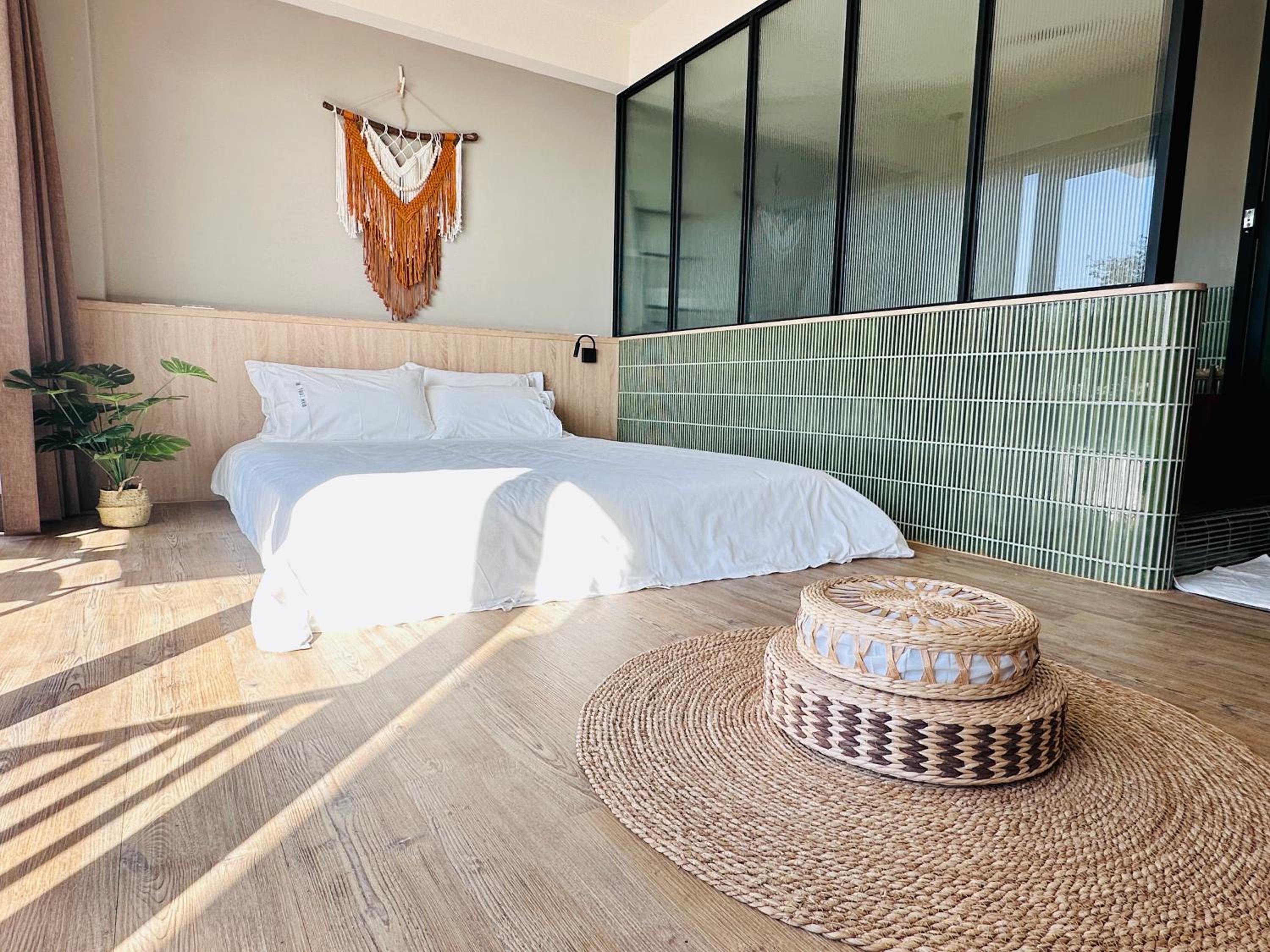Deluxe Double Room with Balcony and Sea View