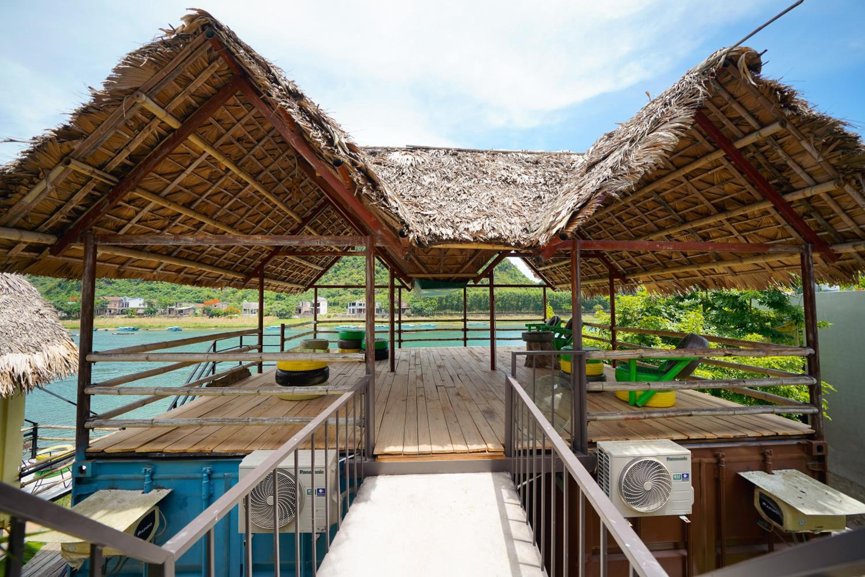 Deluxe Double Room with Balcony and Sea View photo 3