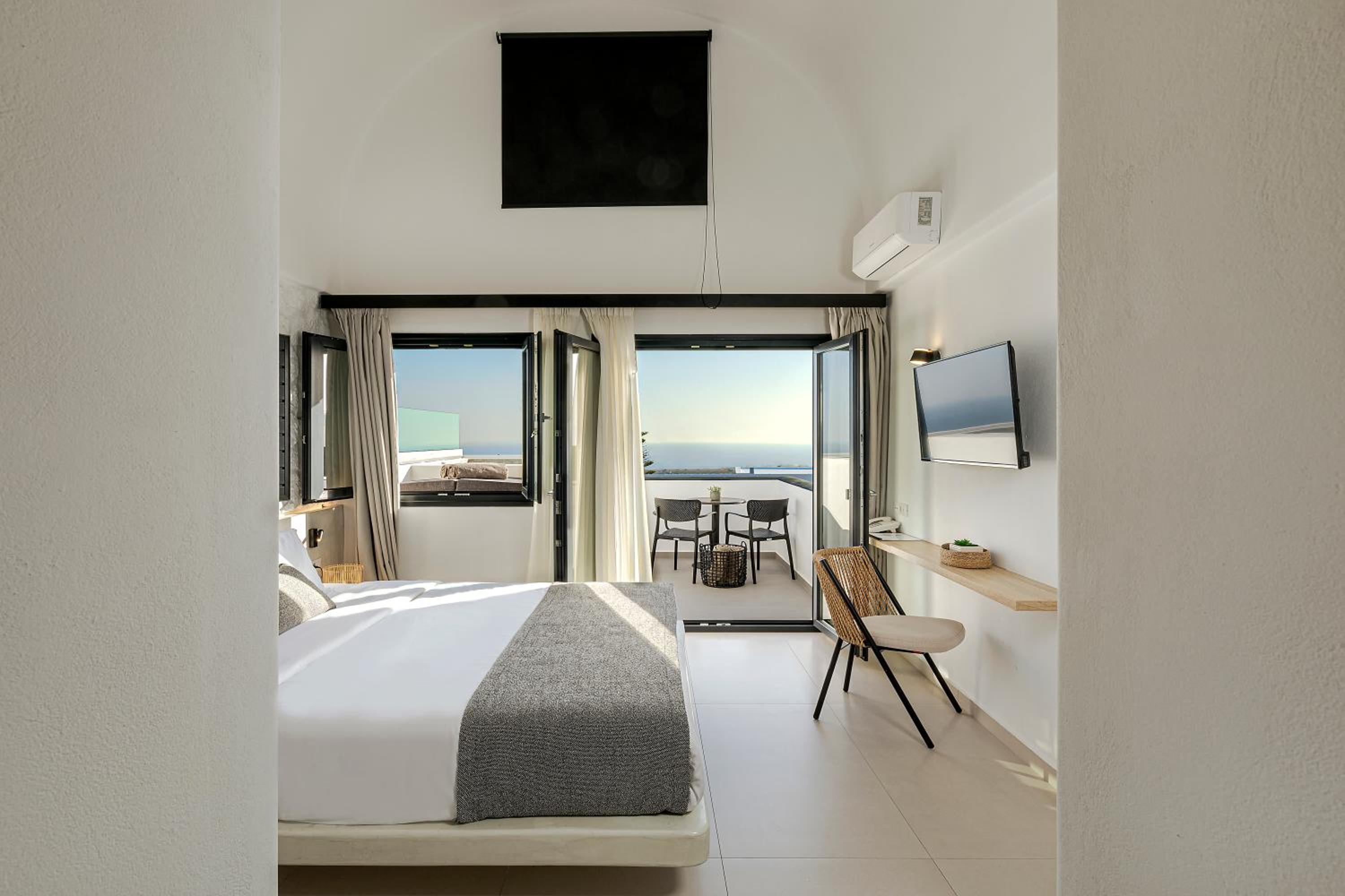 Superior Room with Outdoor Hot Tub - Photo 3