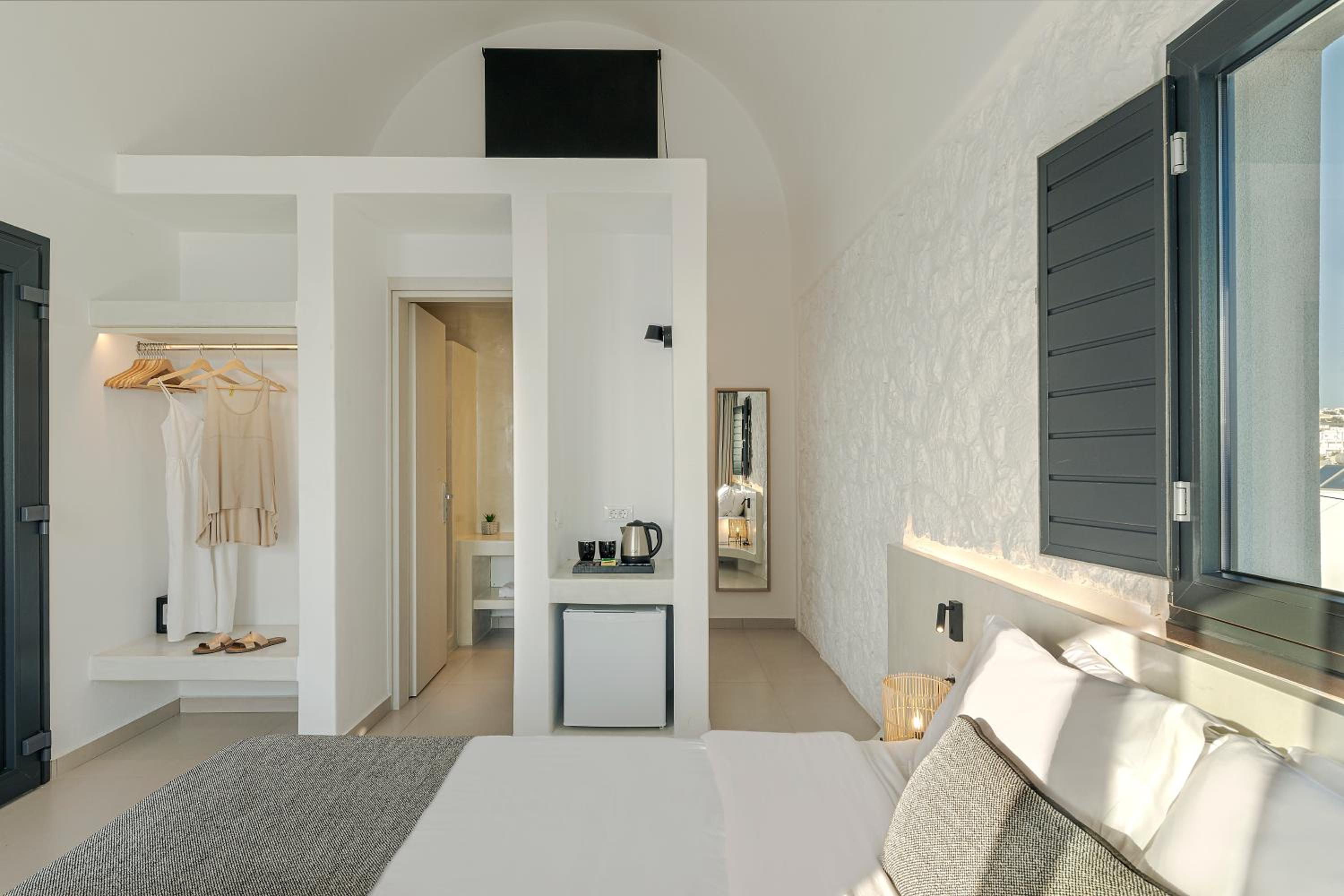 Superior Room with Outdoor Hot Tub - Photo 4