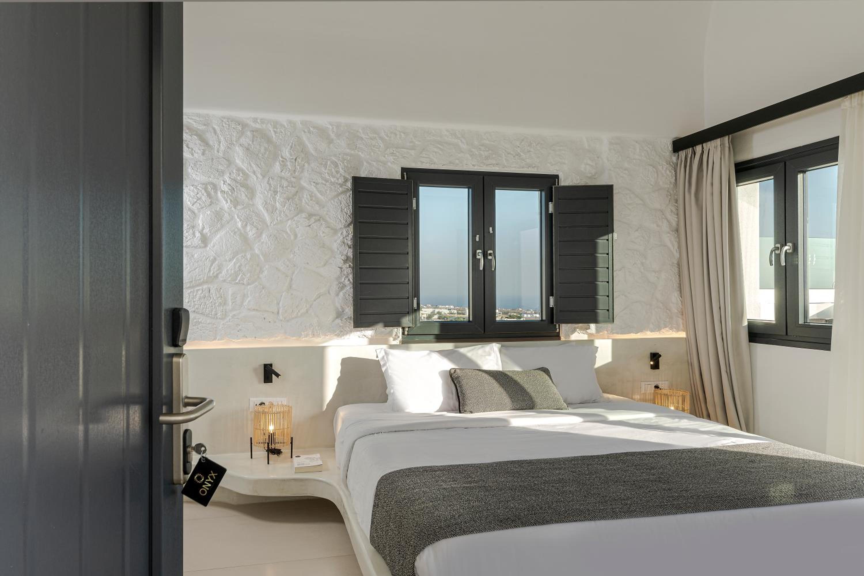Superior Room with Outdoor Hot Tub - Photo 1