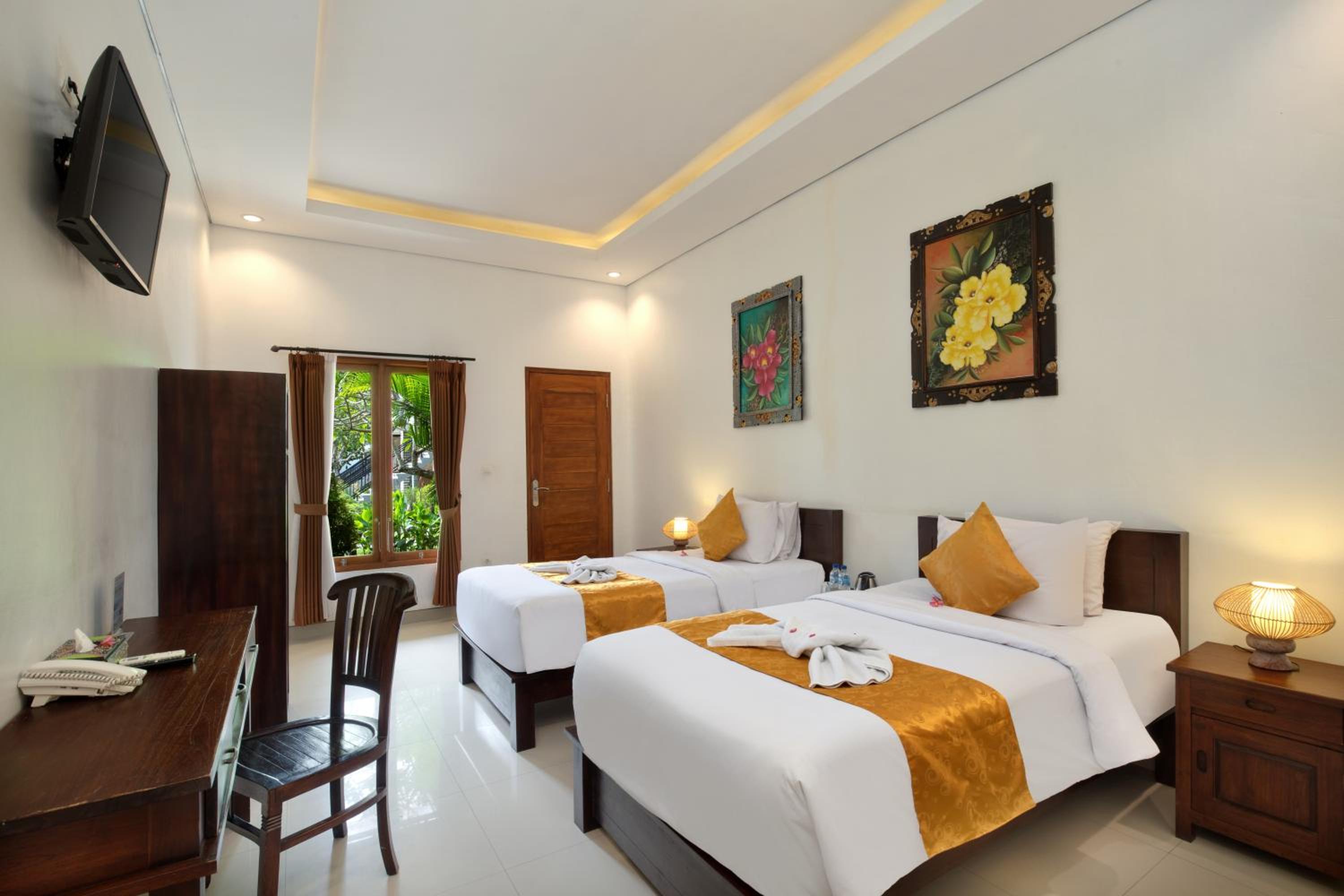 Double Room with Garden View - Free Shuttle to Harbor photo 3