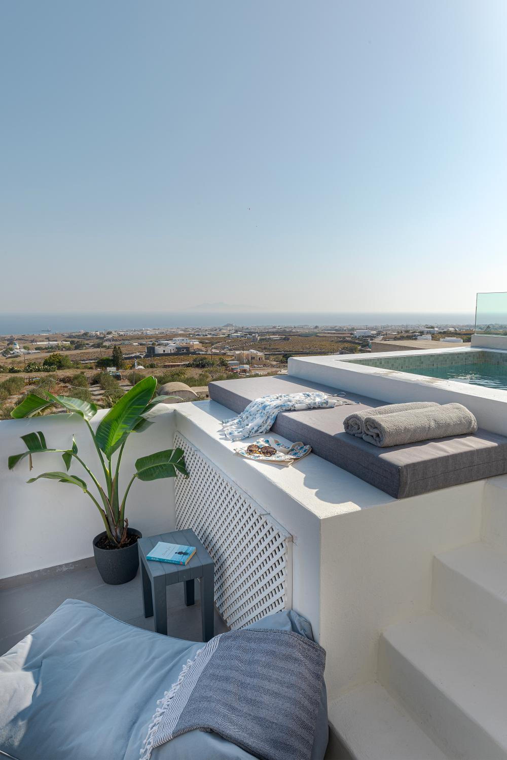 Deluxe Suite with Outdoor Hot Tub - Photo 15