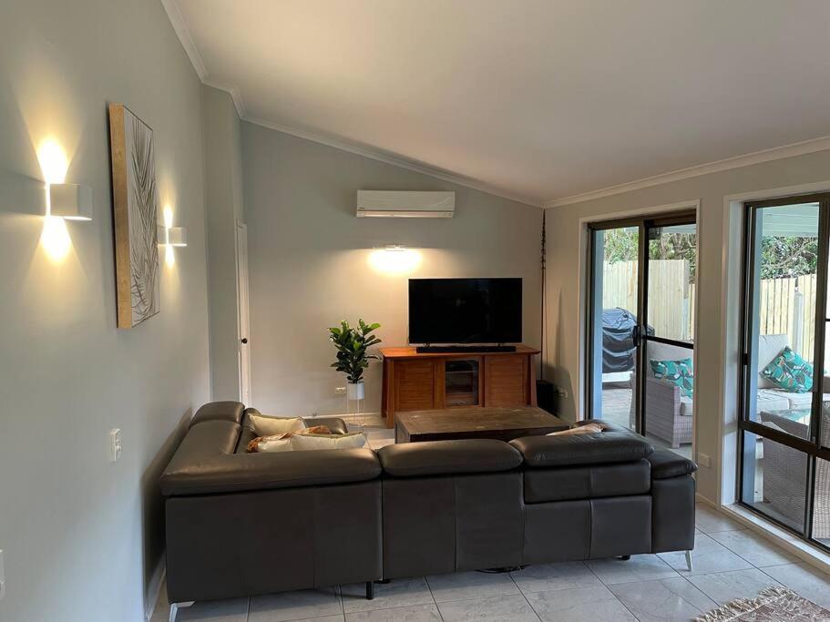 Three-Bedroom House photo 2