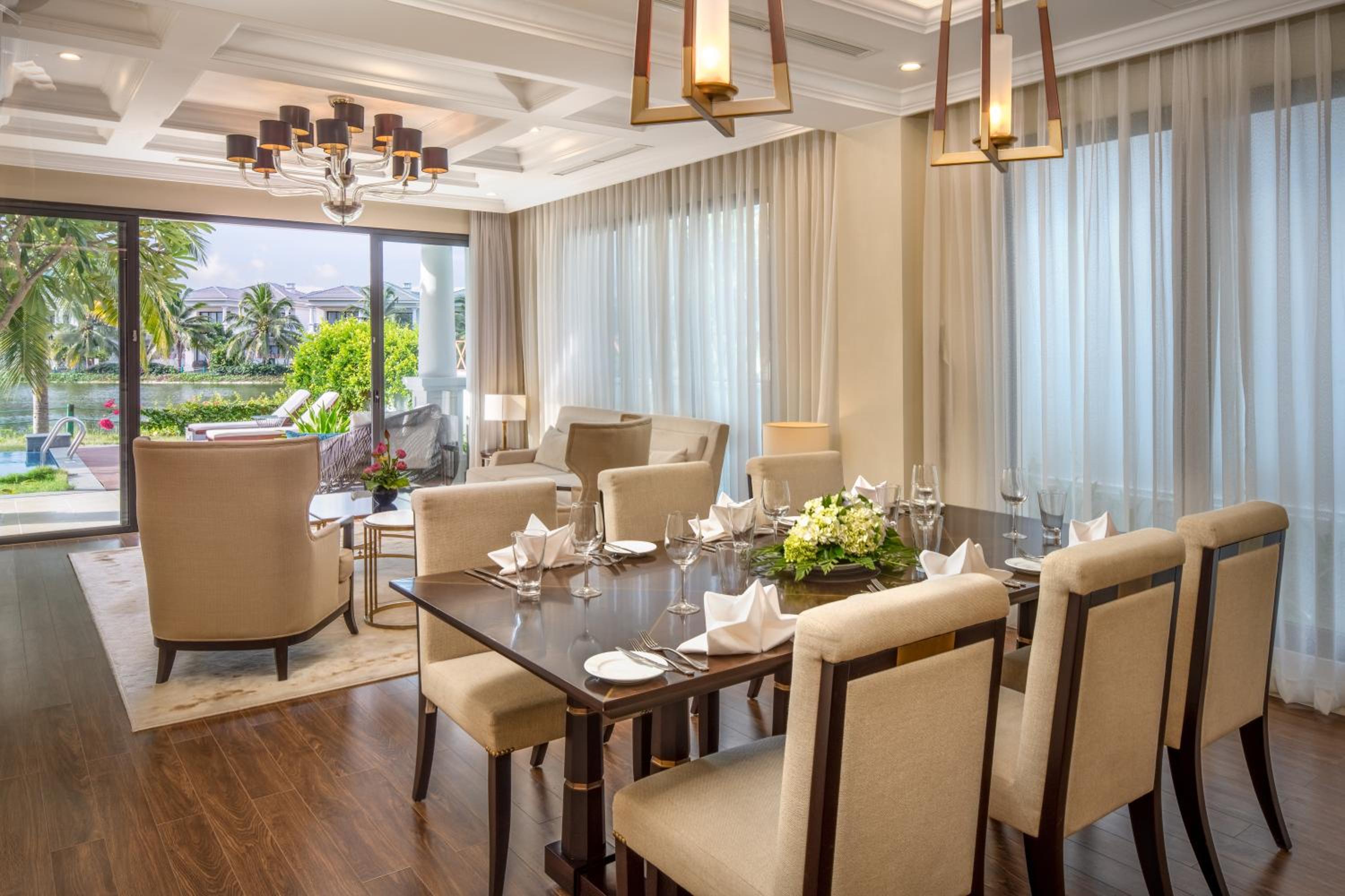 Four-Bedroom Villa with Lake View and Private Pool photo 3