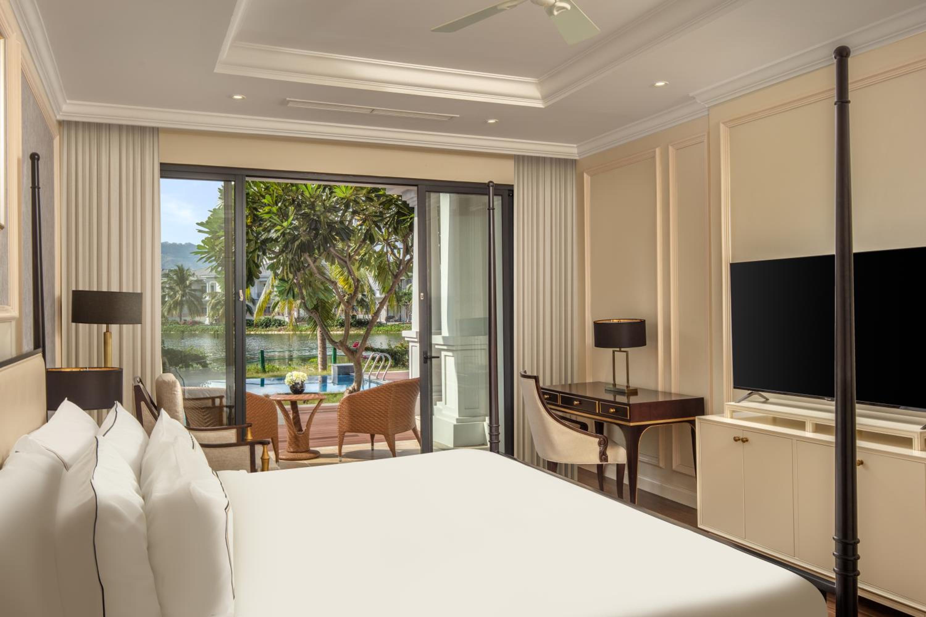 Four-Bedroom Villa with Lake View and Private Pool
