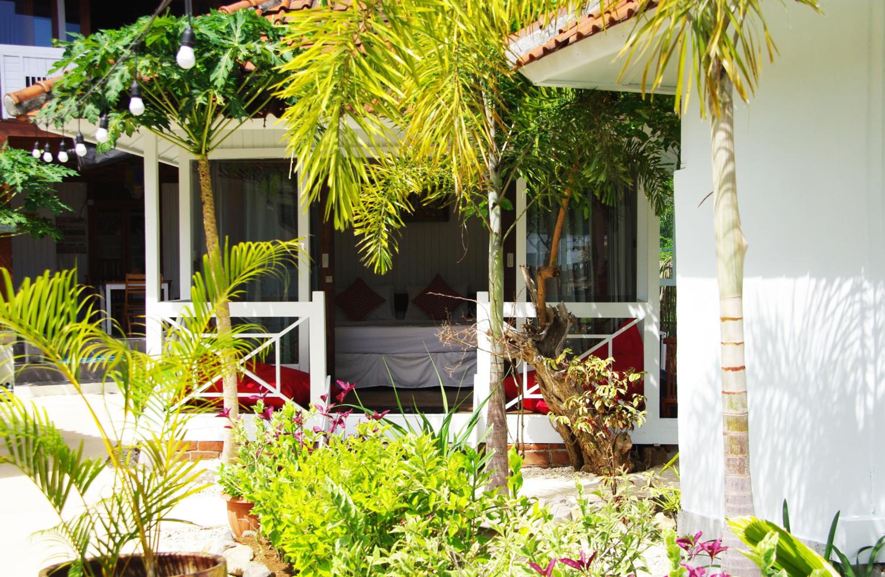 Villa with Garden View