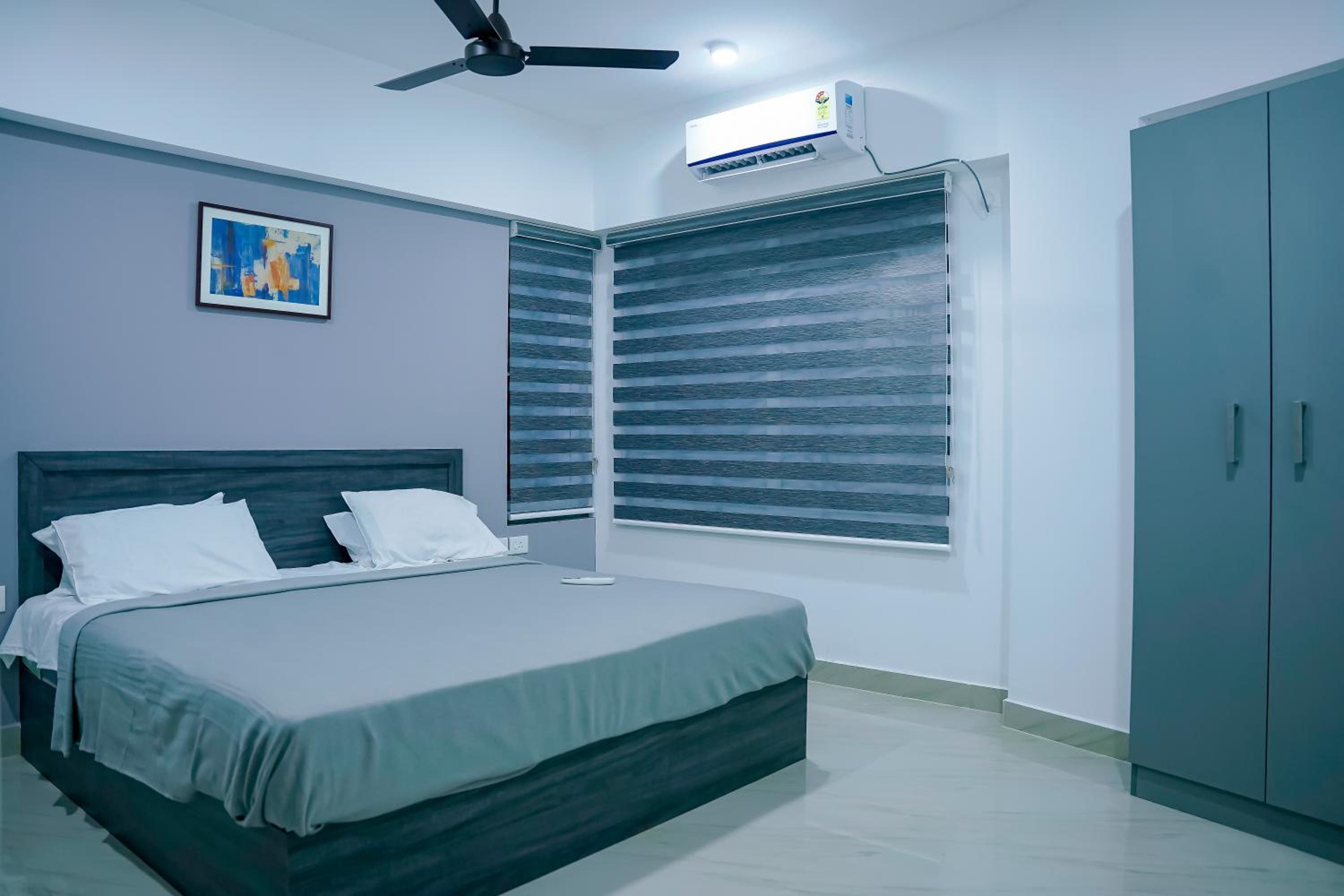 Three-Bedroom House photo 1