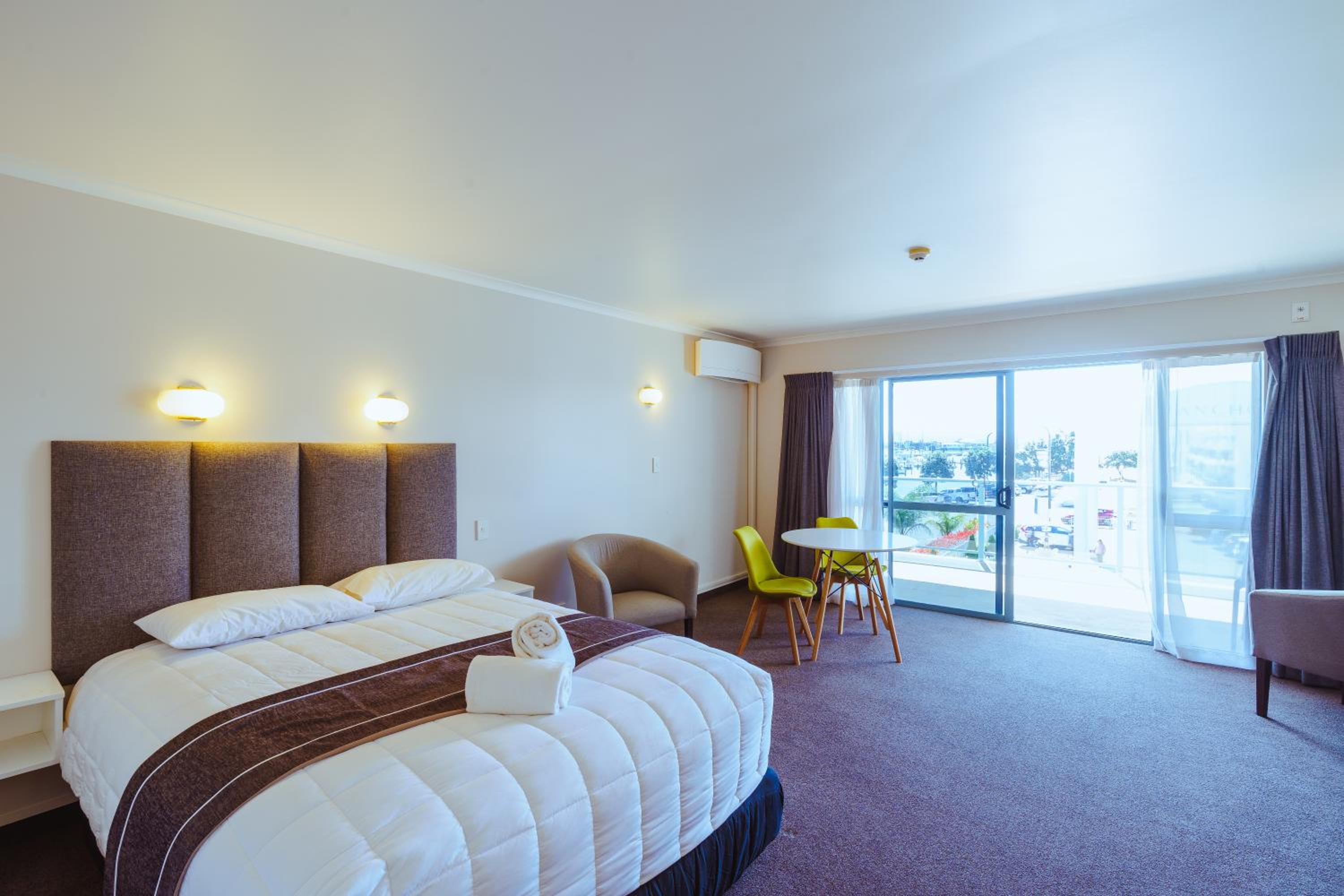 Studio- most with Spa Bath - Upper Level photo 1