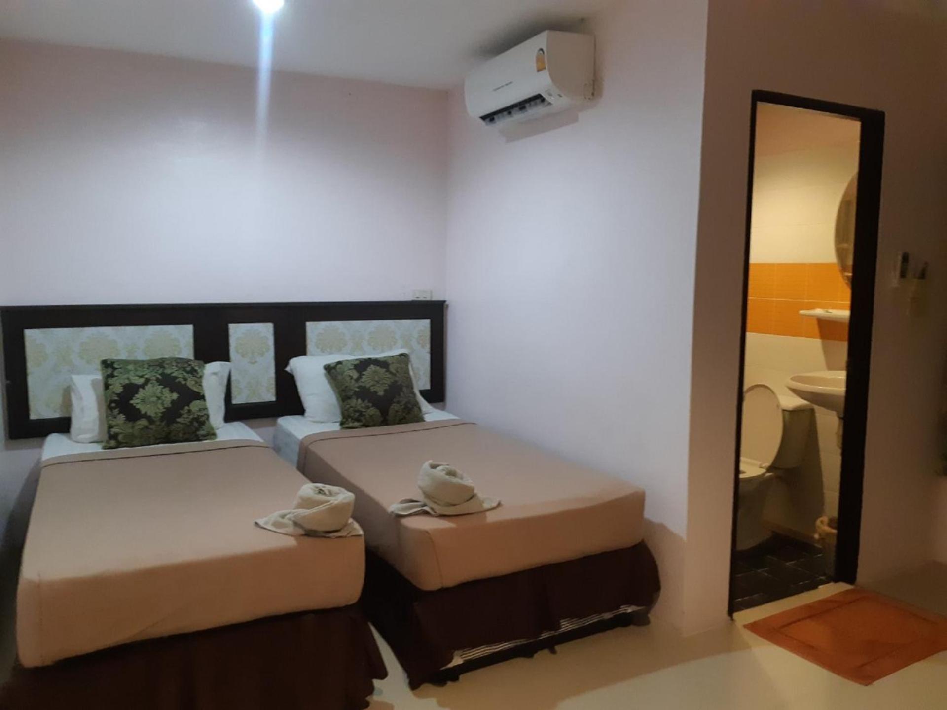 Standard Double or Twin Room photo 3