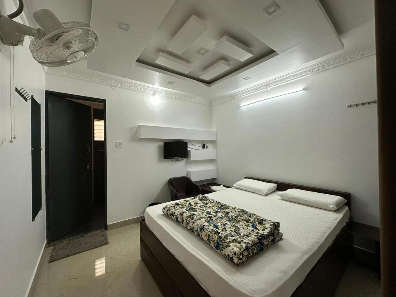 Budget Double Room photo 1