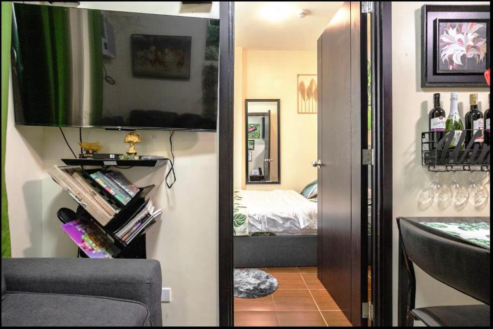 One-Bedroom Apartment - Photo 2