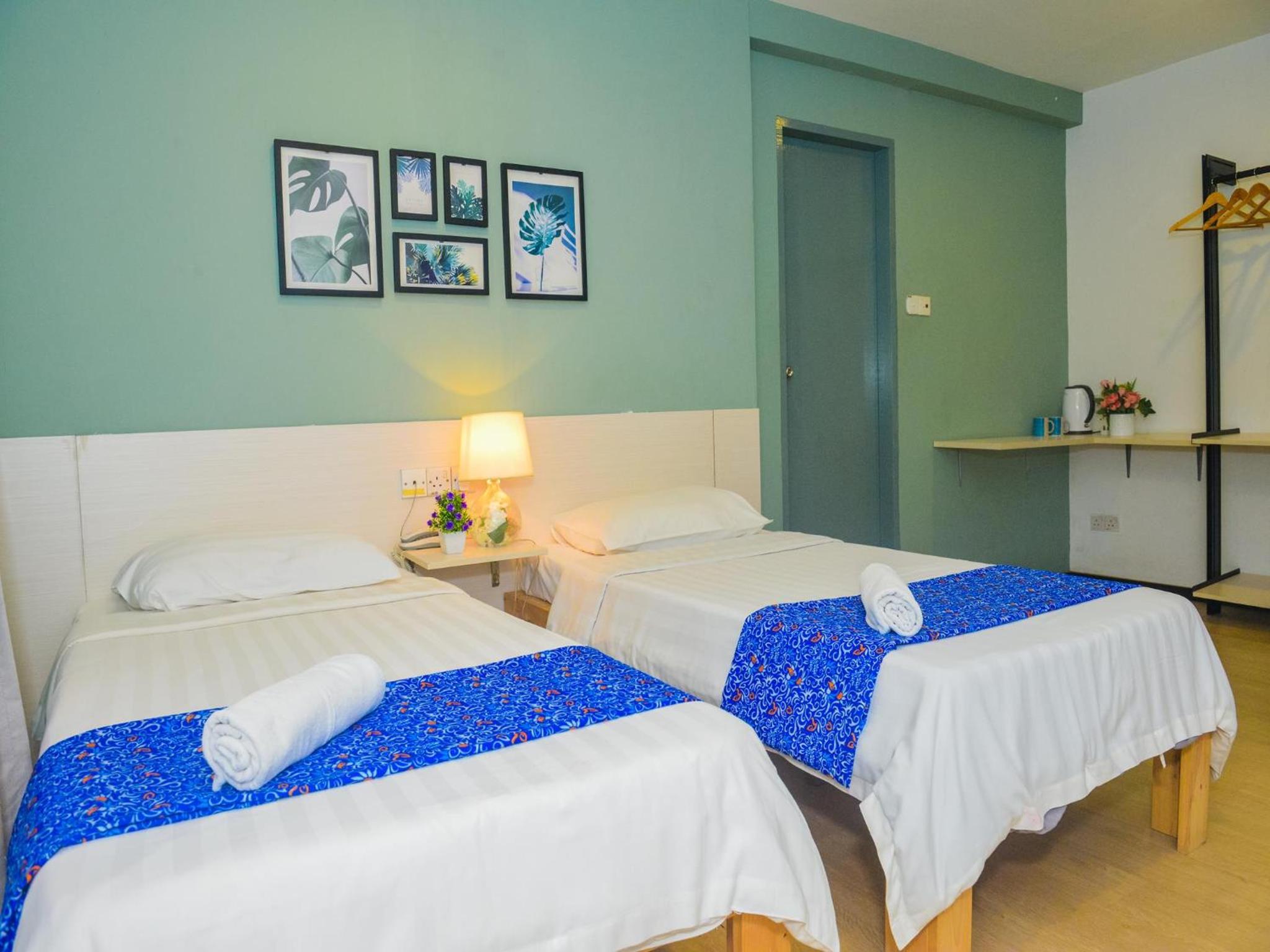 Standard Twin Room - Photo 3