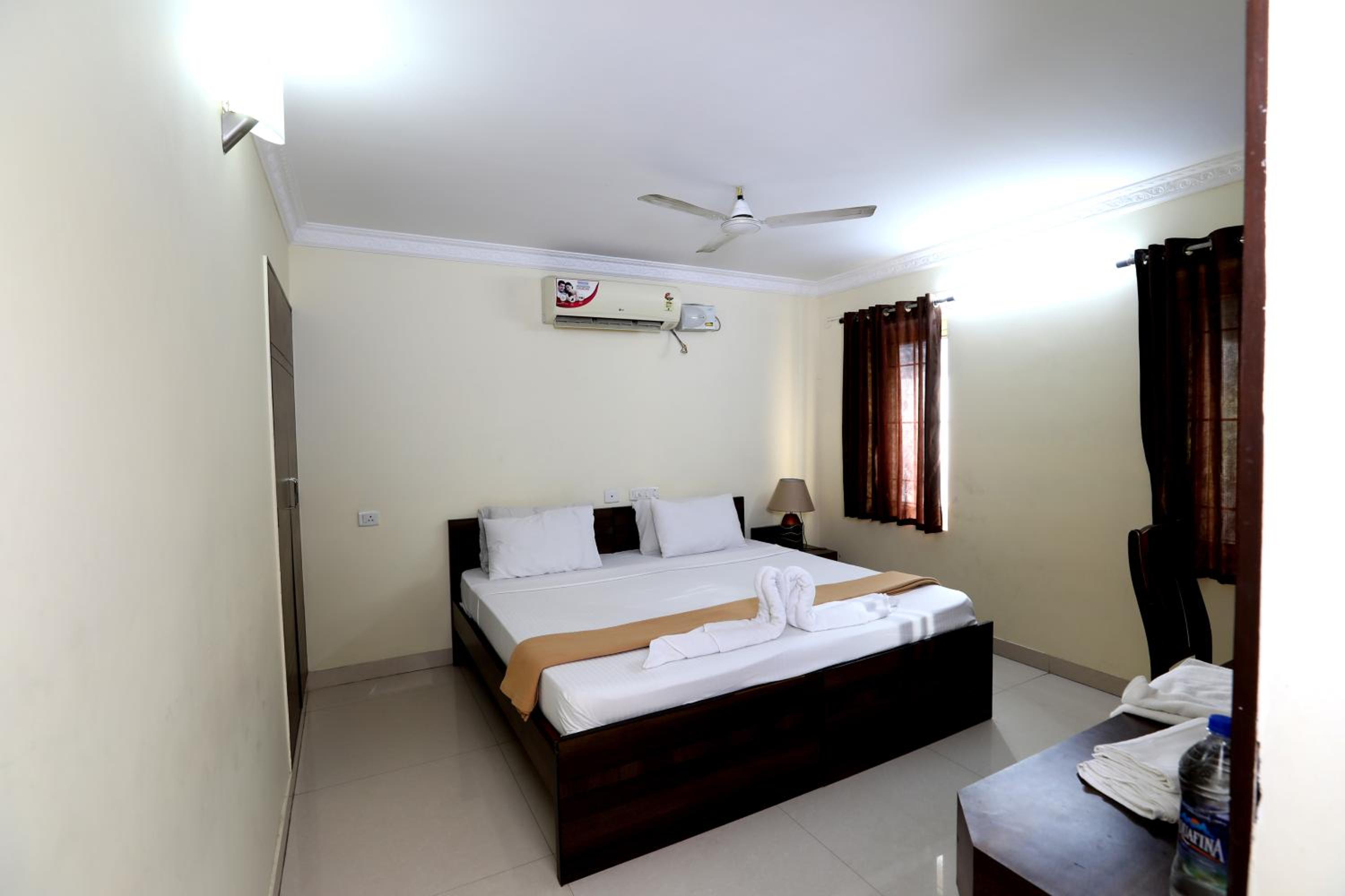 Deluxe Suite - Photo 2