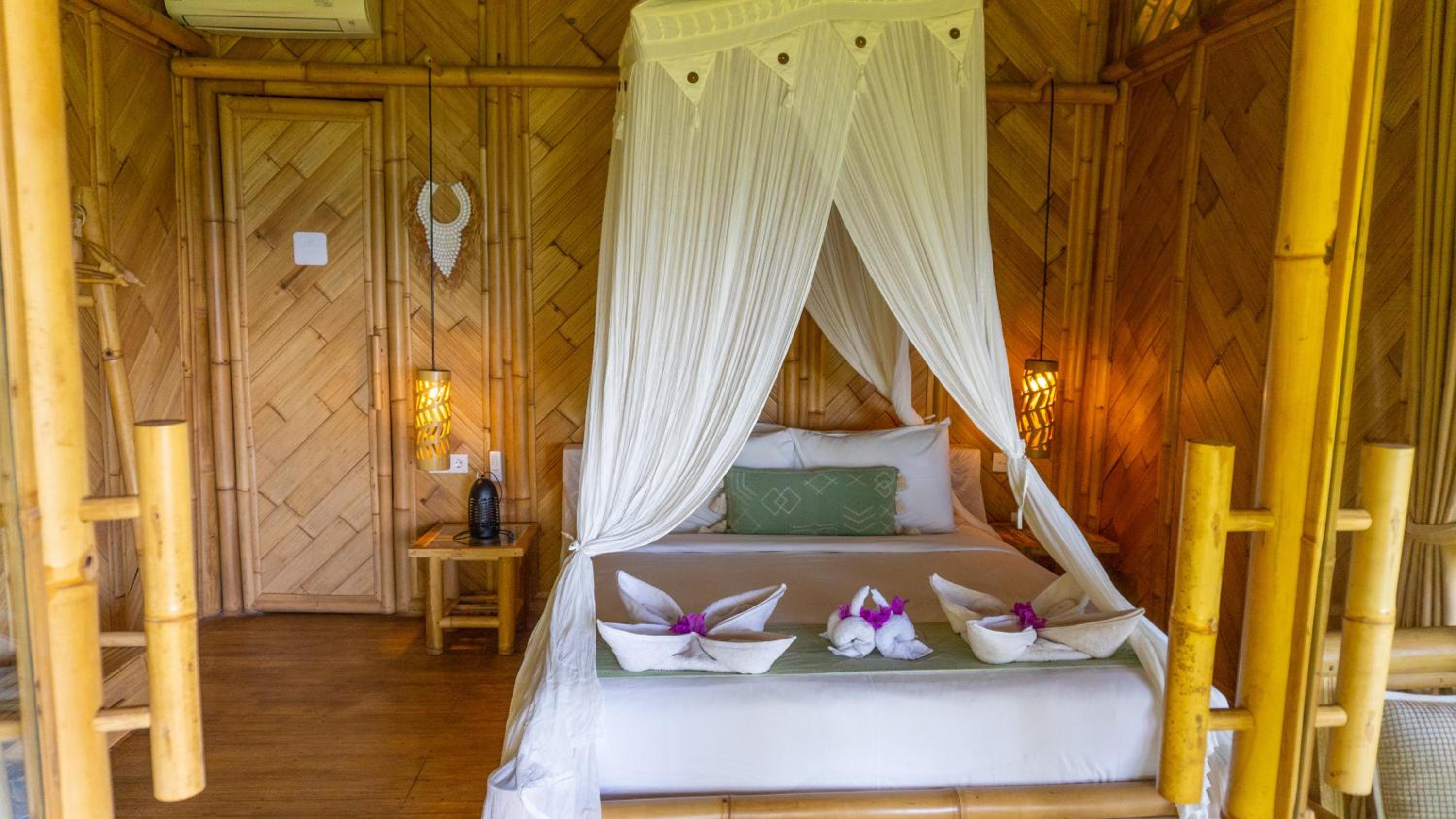 Deluxe Villa with Free Return Airport Shuttle
