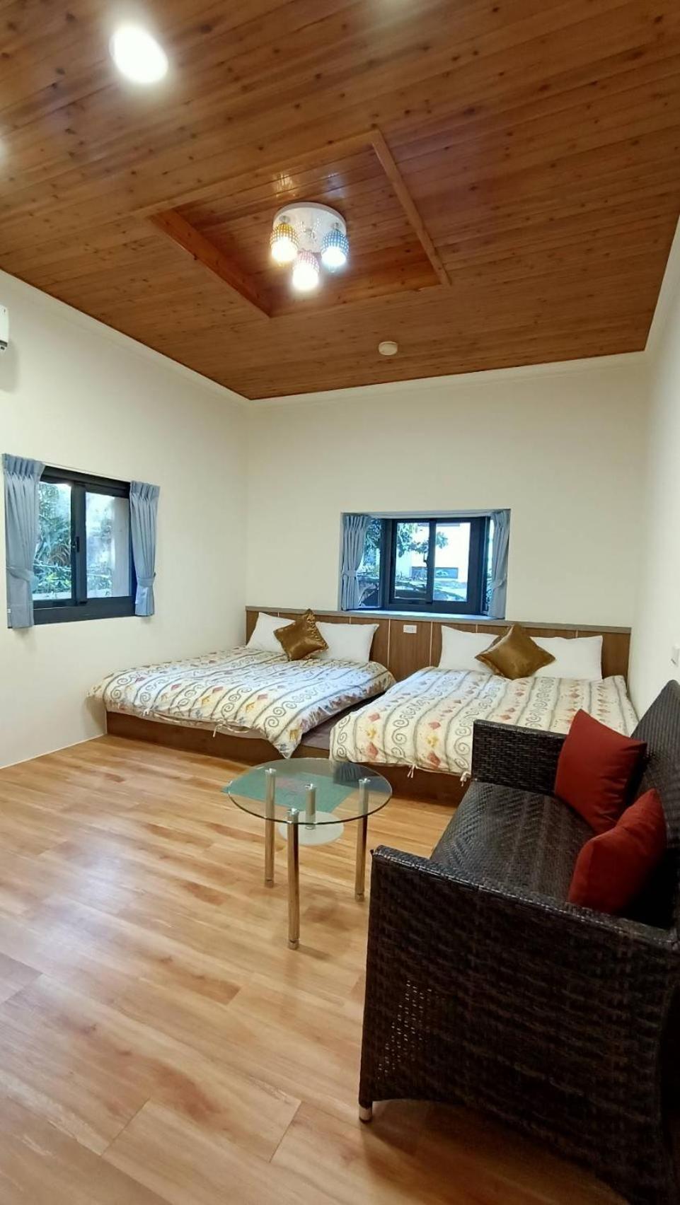 Quadruple Room with Private Bathroom photo 2