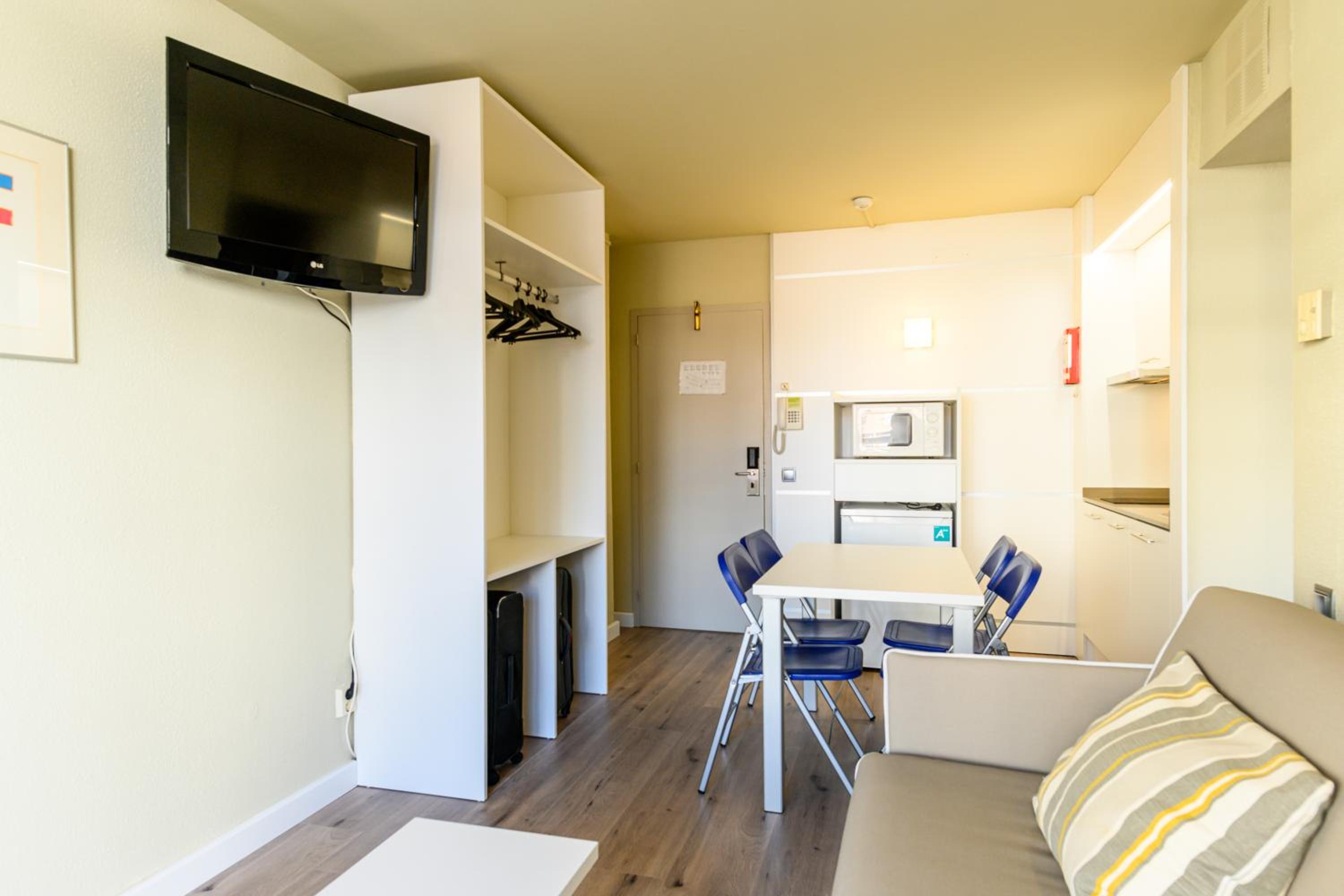 Apartment (2 Adults) - Photo 2