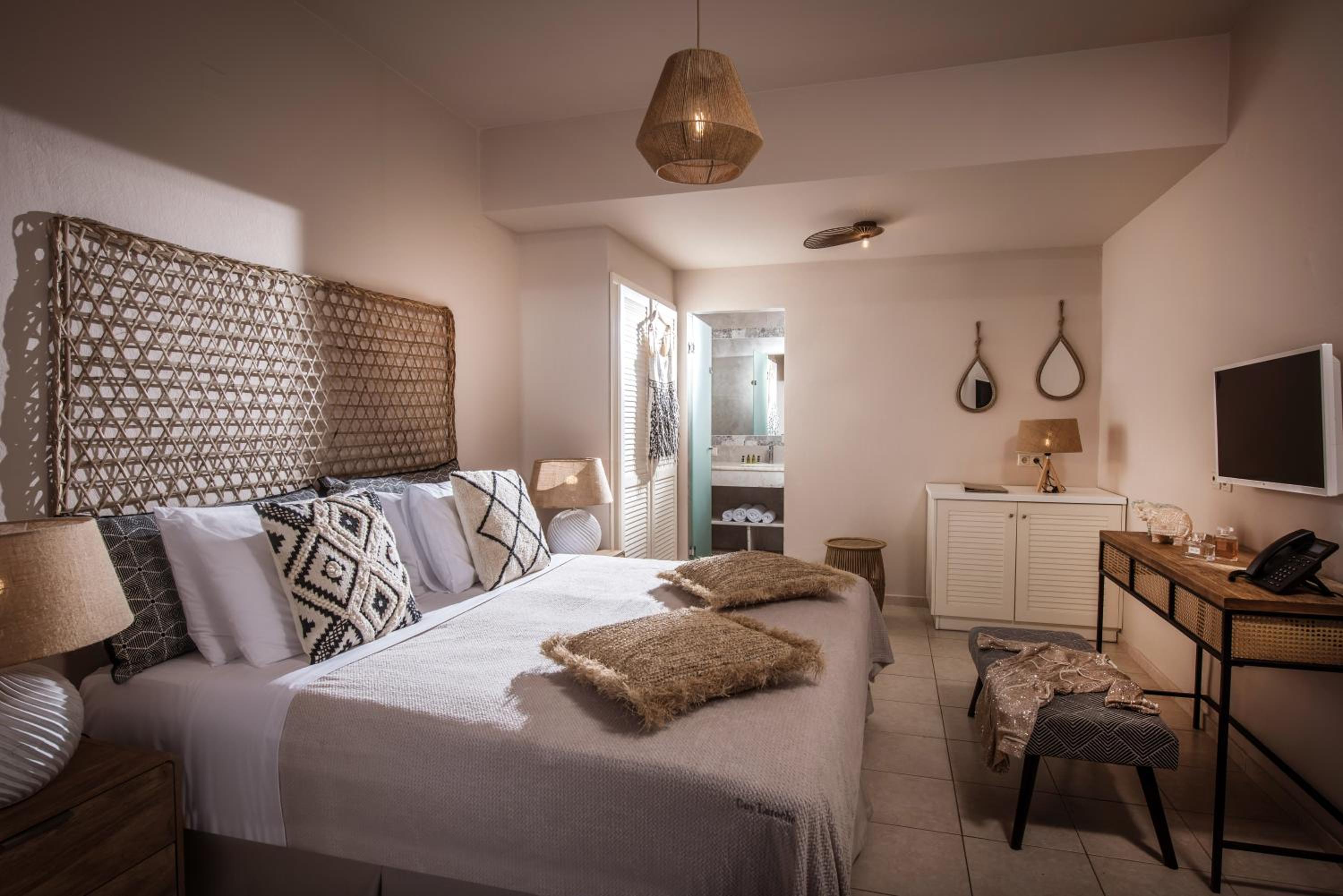 Junior Suite with Garden View - Photo 1