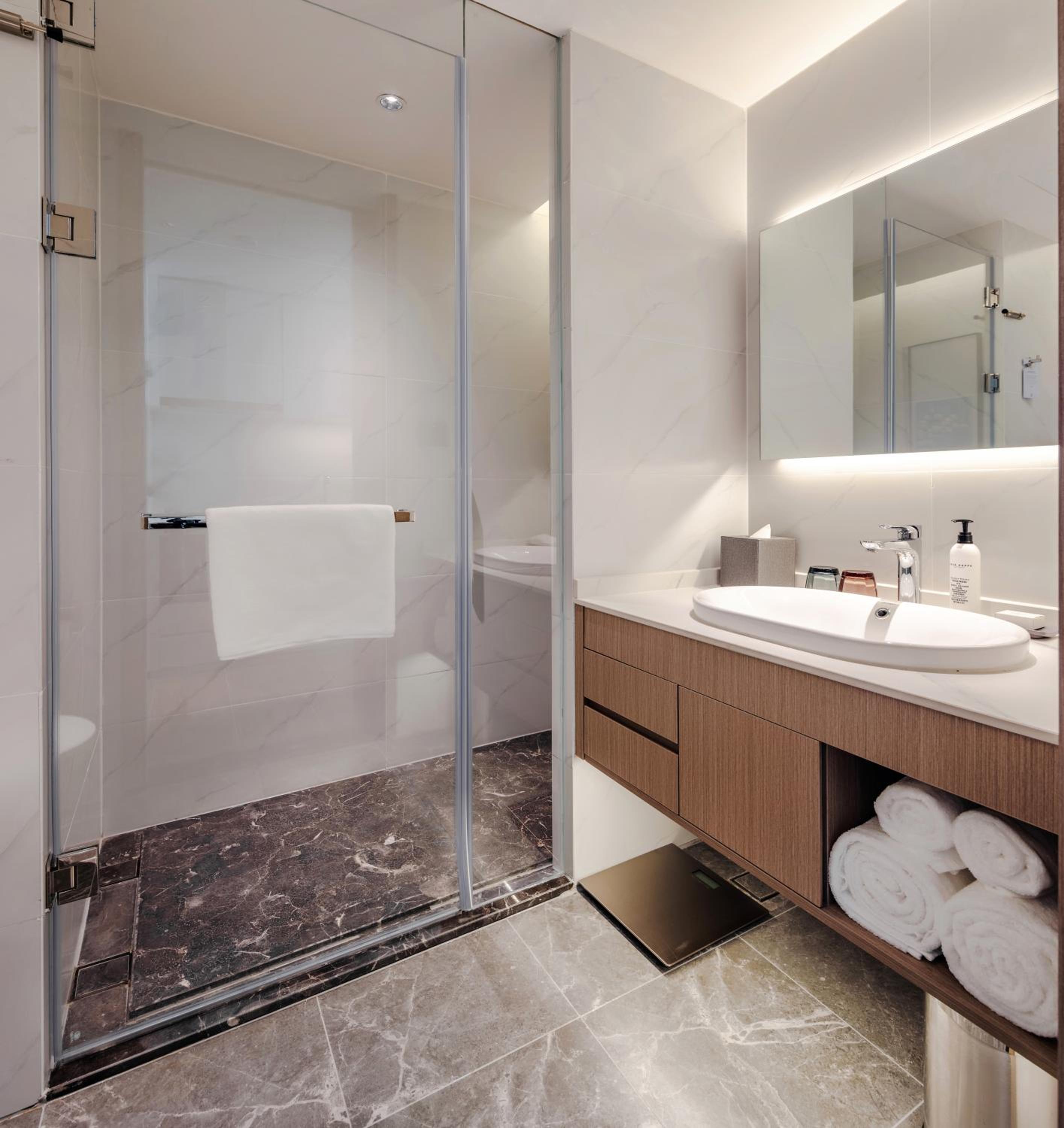 Deluxe King Room photo 3