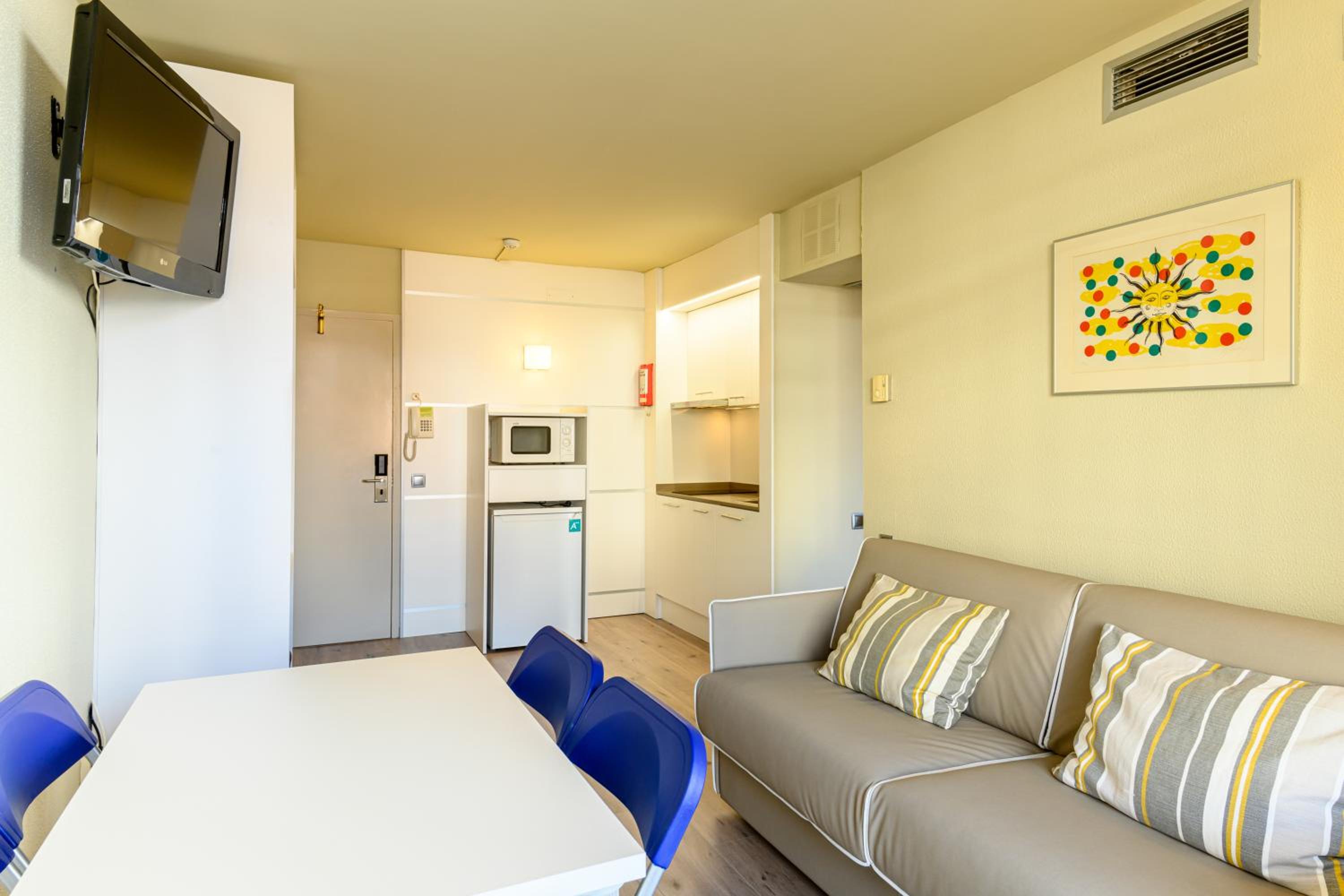 Apartment (2 Adults) - Photo 6
