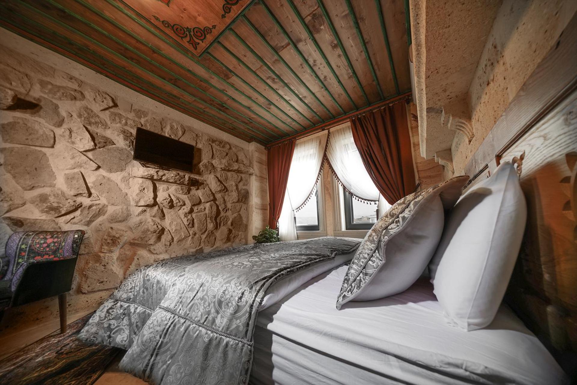 Deluxe Double Room - Photo 12