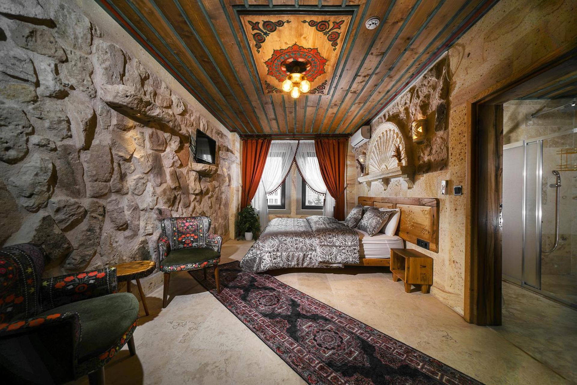 Deluxe Double Room - Photo 11