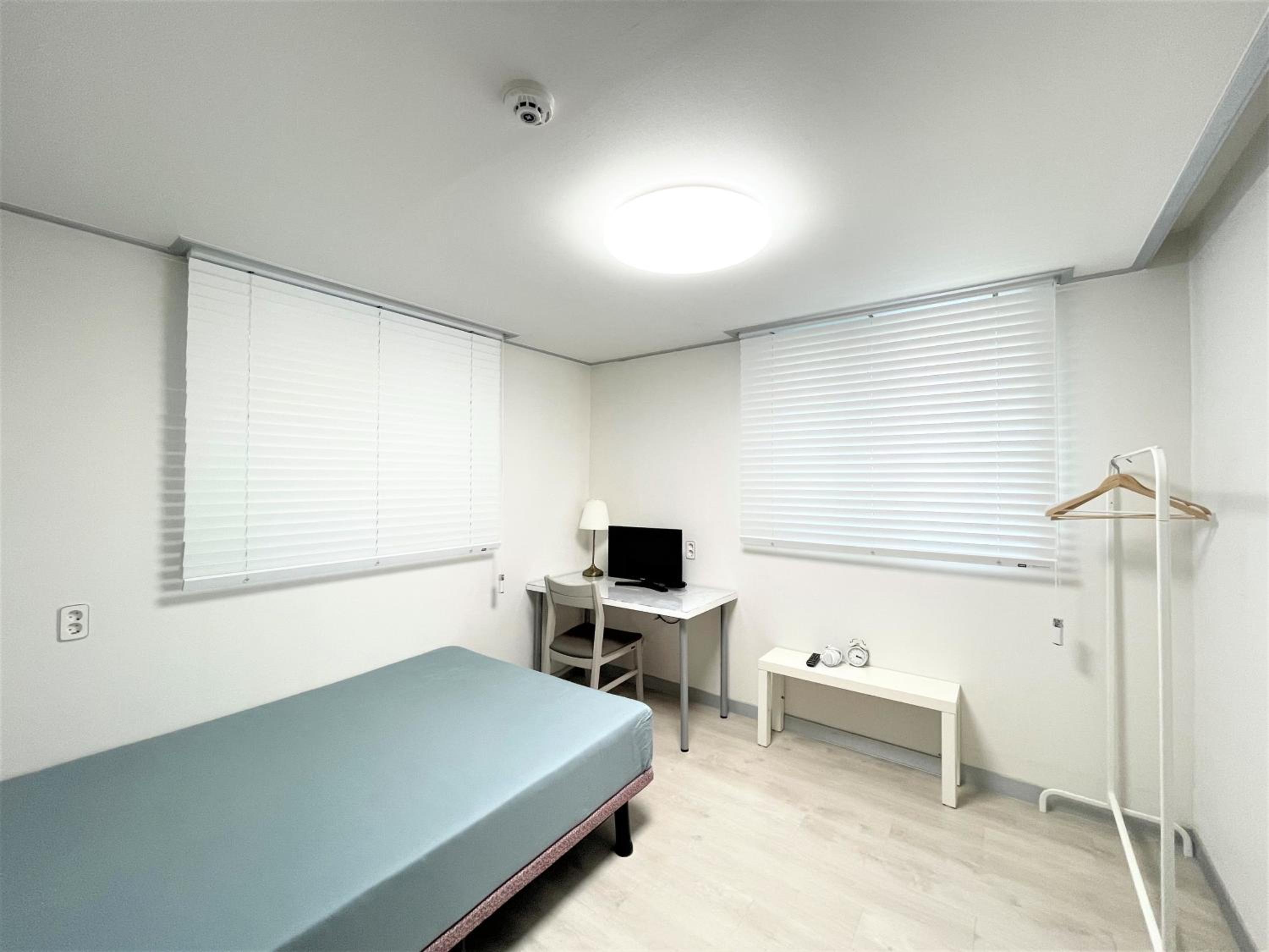 Two-Bedroom Apartment - Photo 17